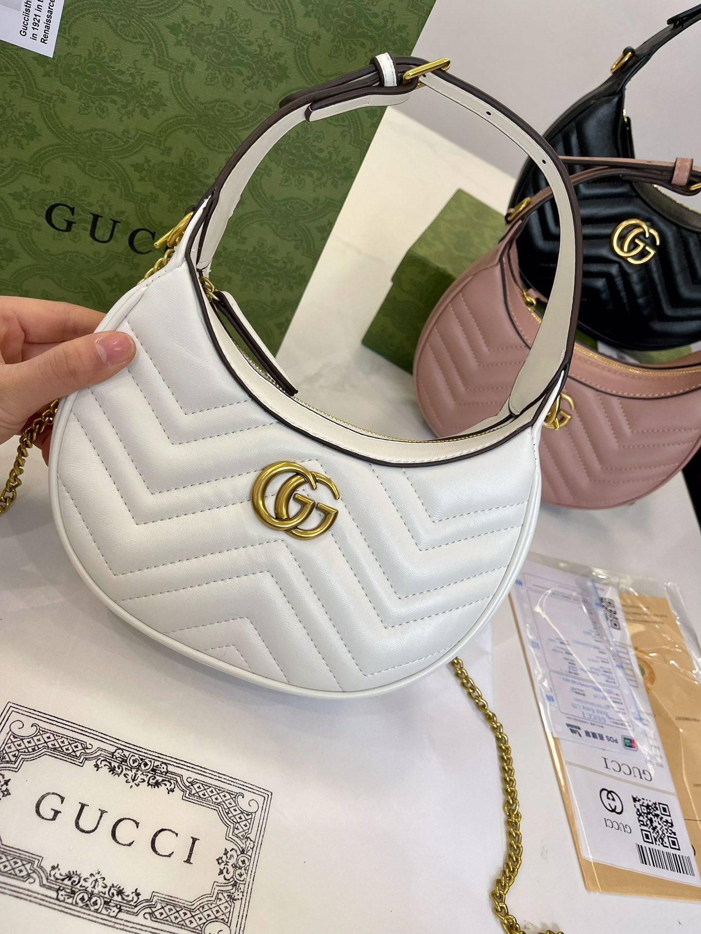 GUCCI   BAG 670-3