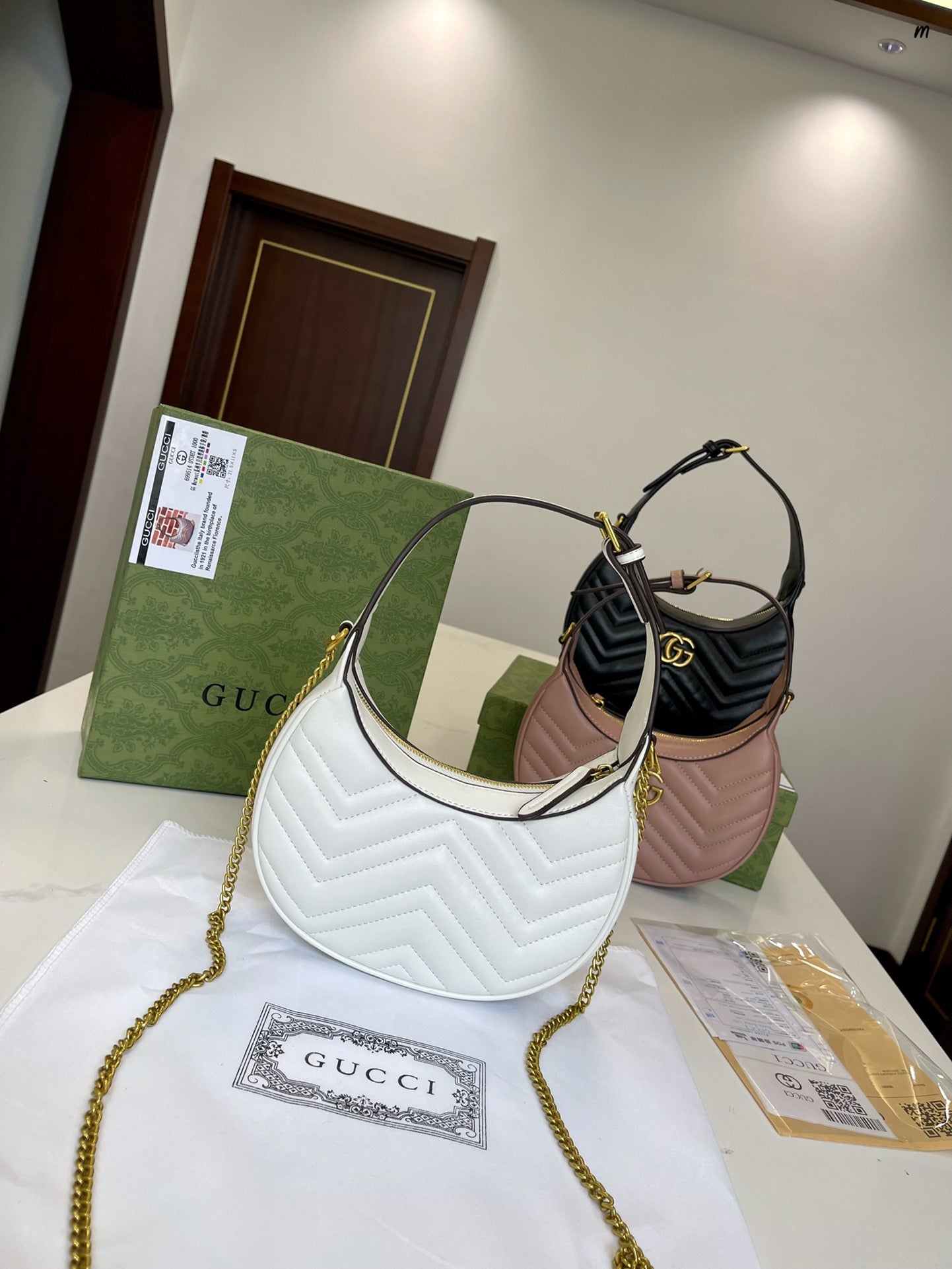 GUCCI   BAG 670-3