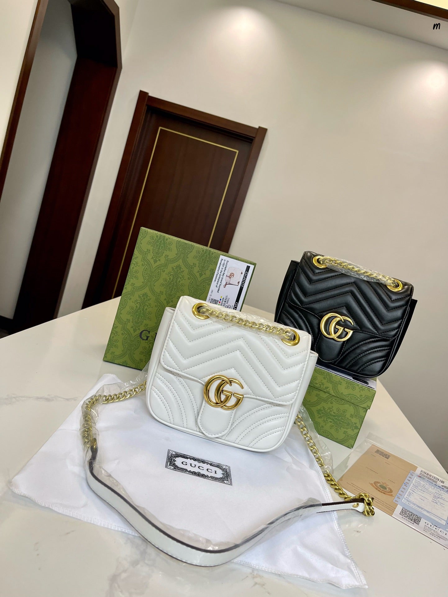 GUCCI BAG 672-2