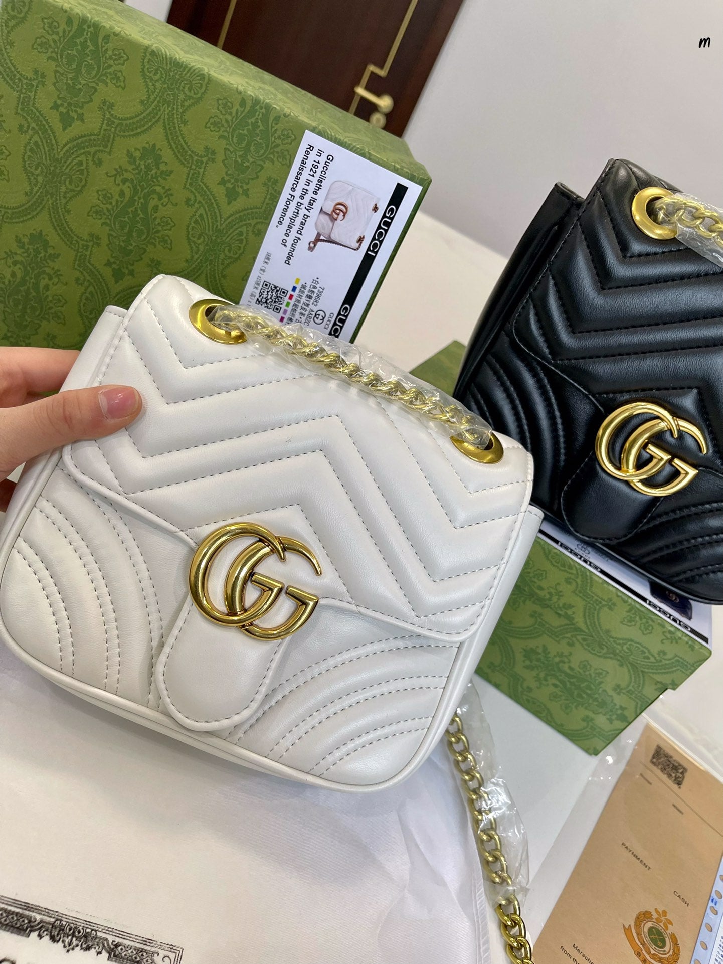 GUCCI BAG 672-2