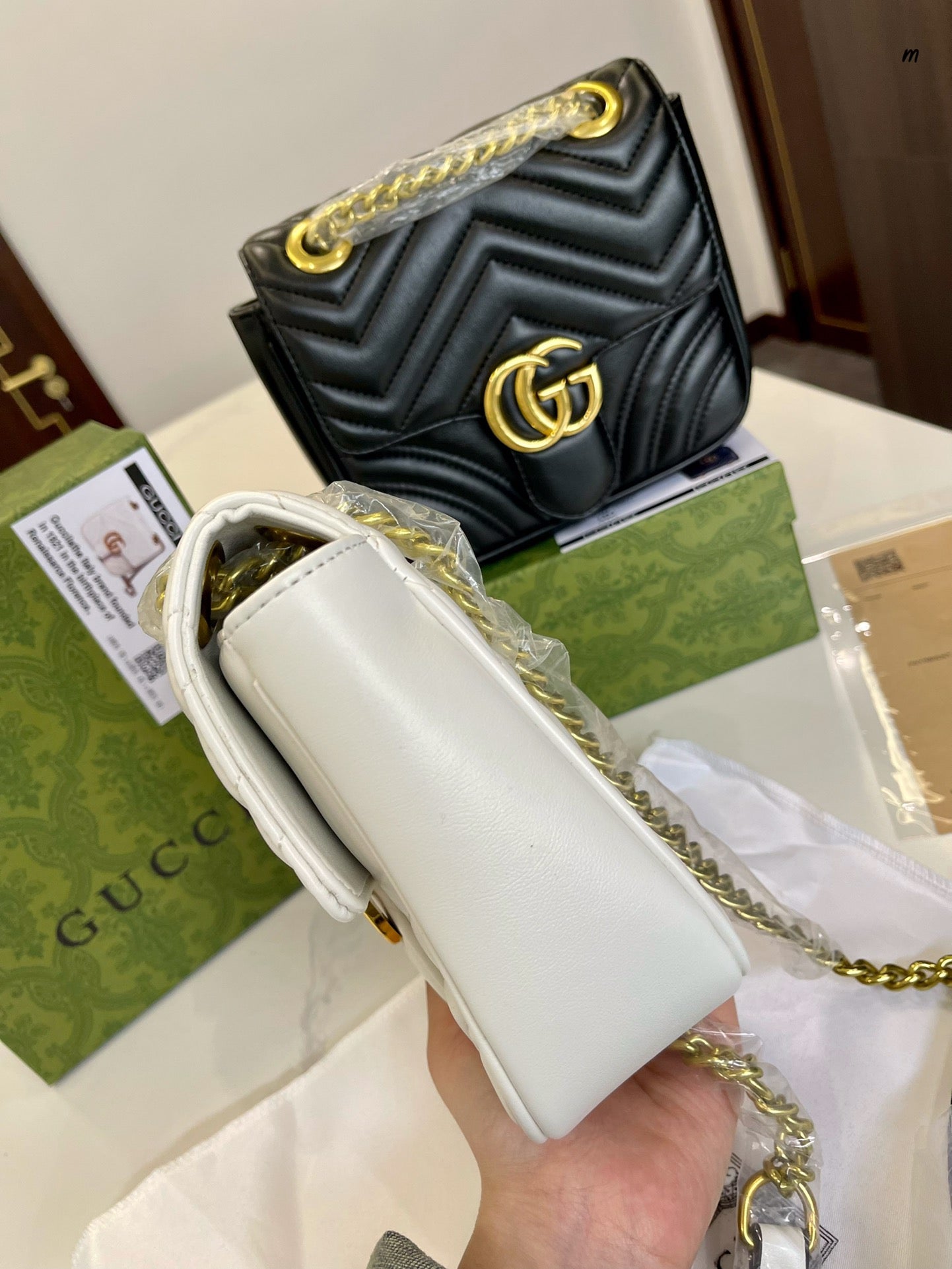 GUCCI BAG 672-2