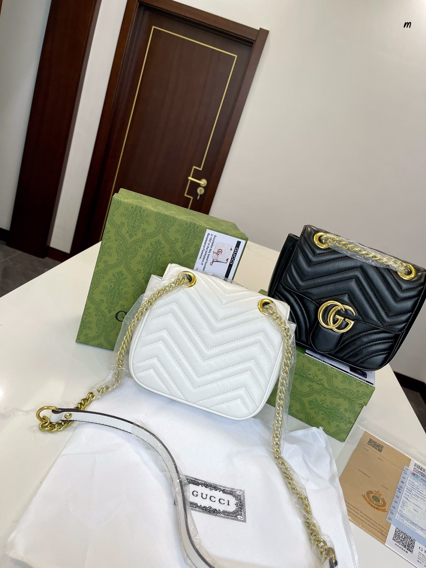 GUCCI BAG 672-2