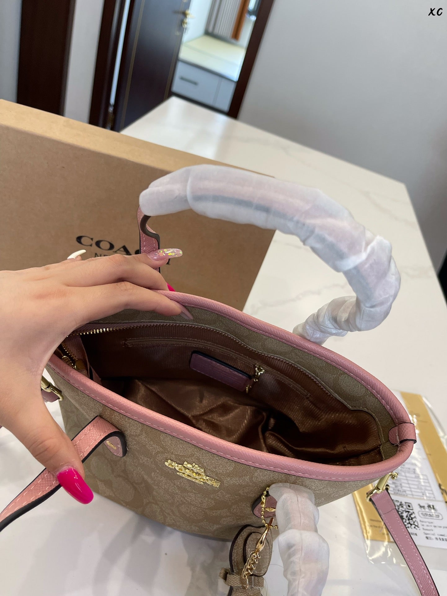 Co-BAG599