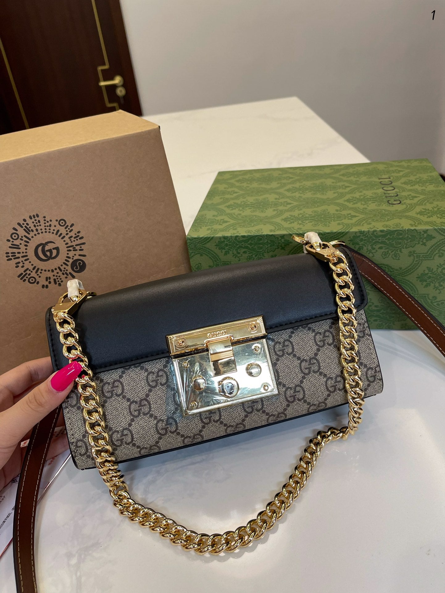 GUCCI BAG  677-2