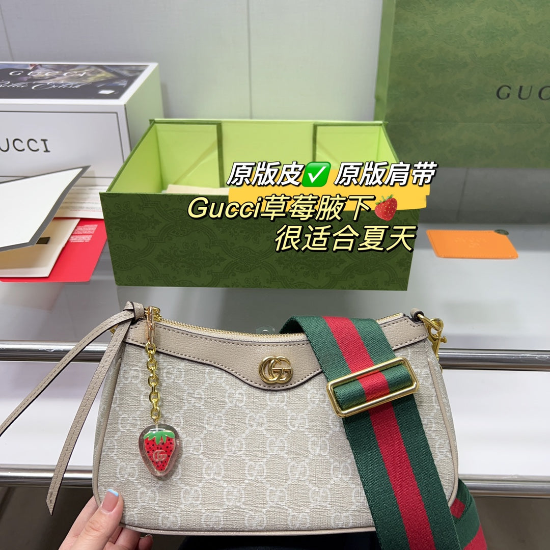 GUCCI BAG  678