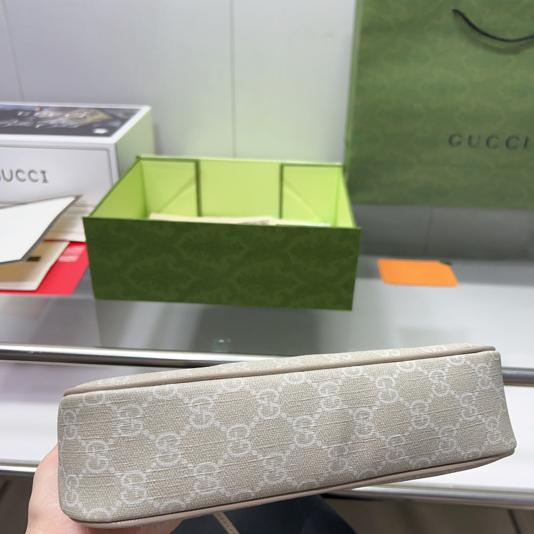 GUCCI BAG  678