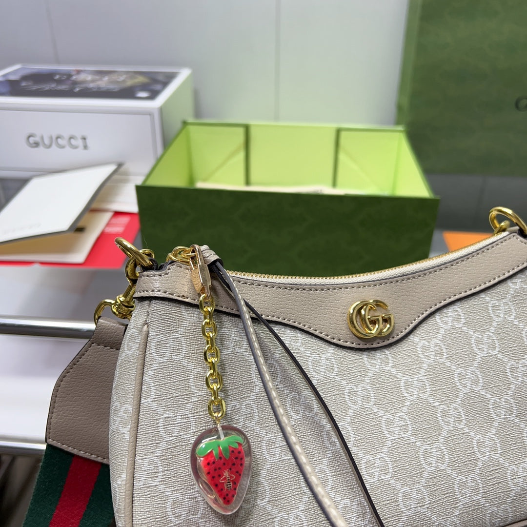 GUCCI BAG  678