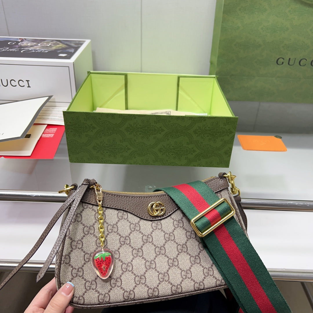 GUCCI BAG  678