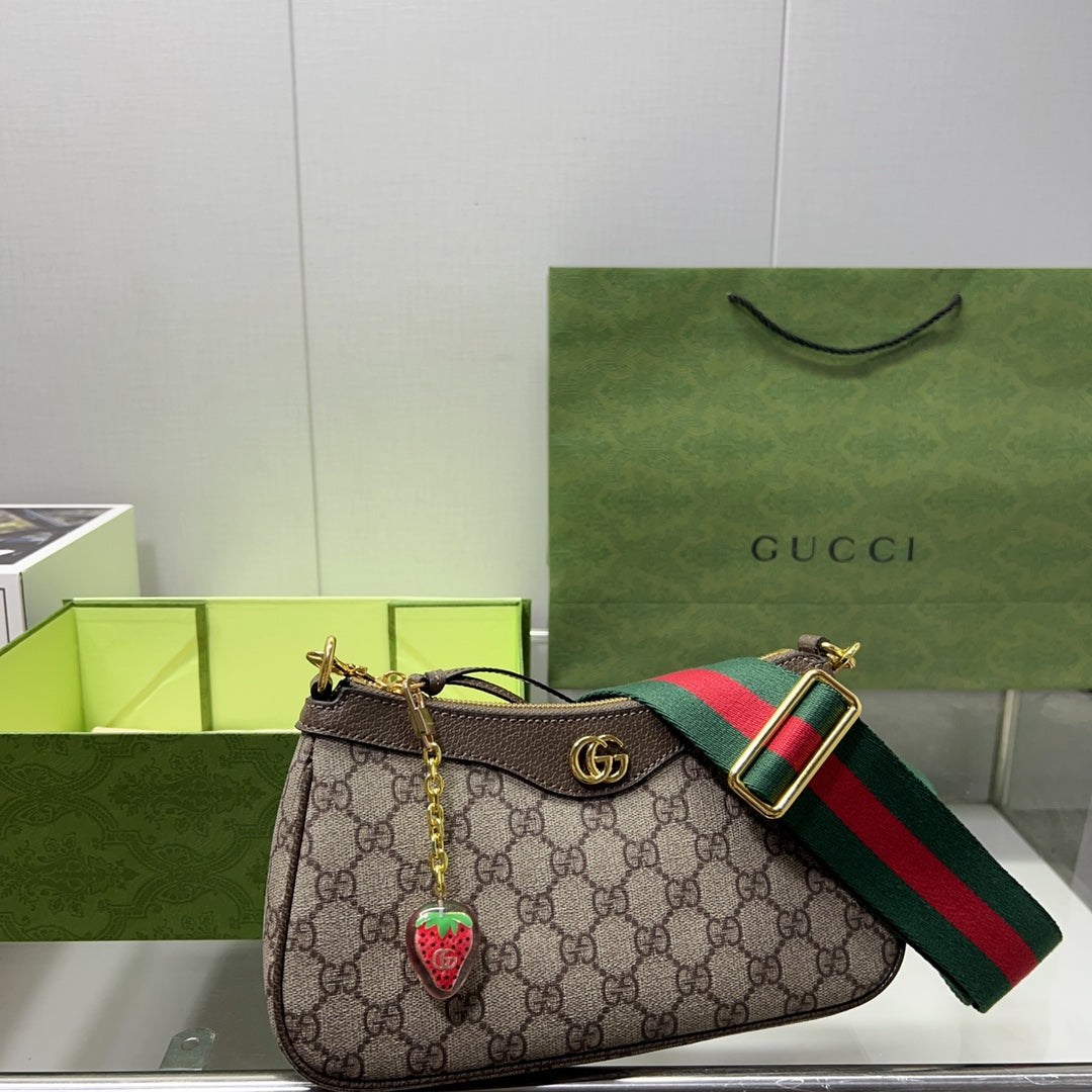 GUCCI BAG  678