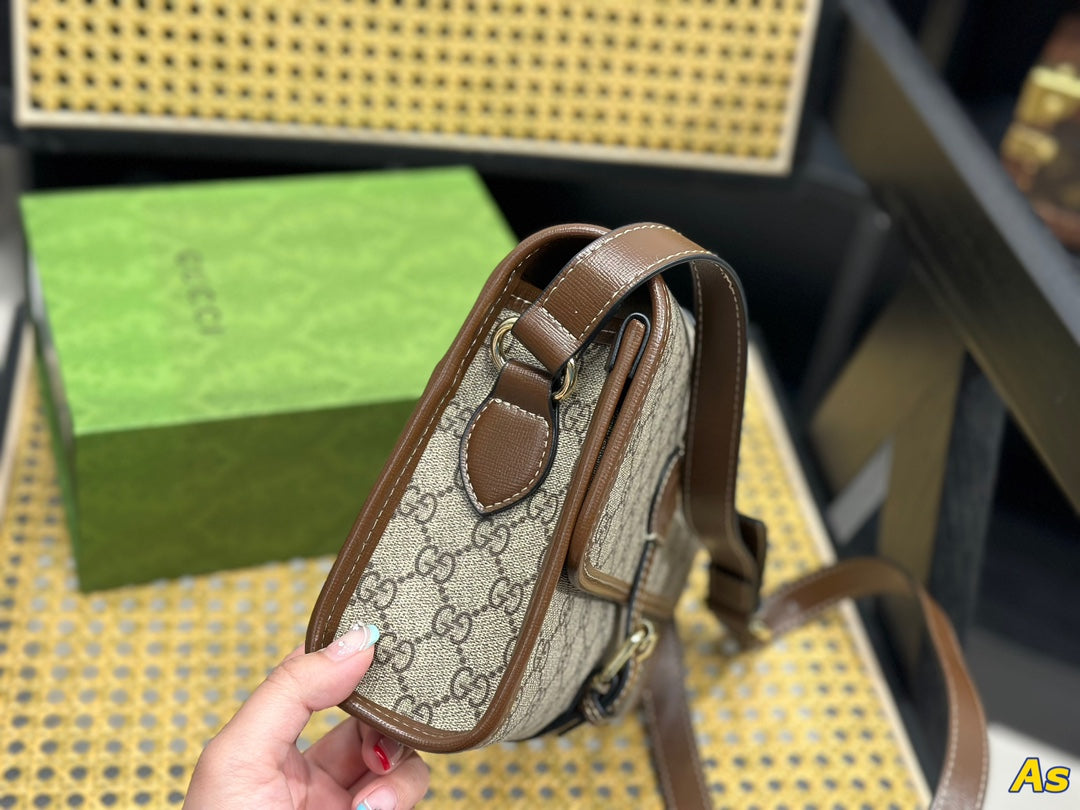 GUCCI BAG  688