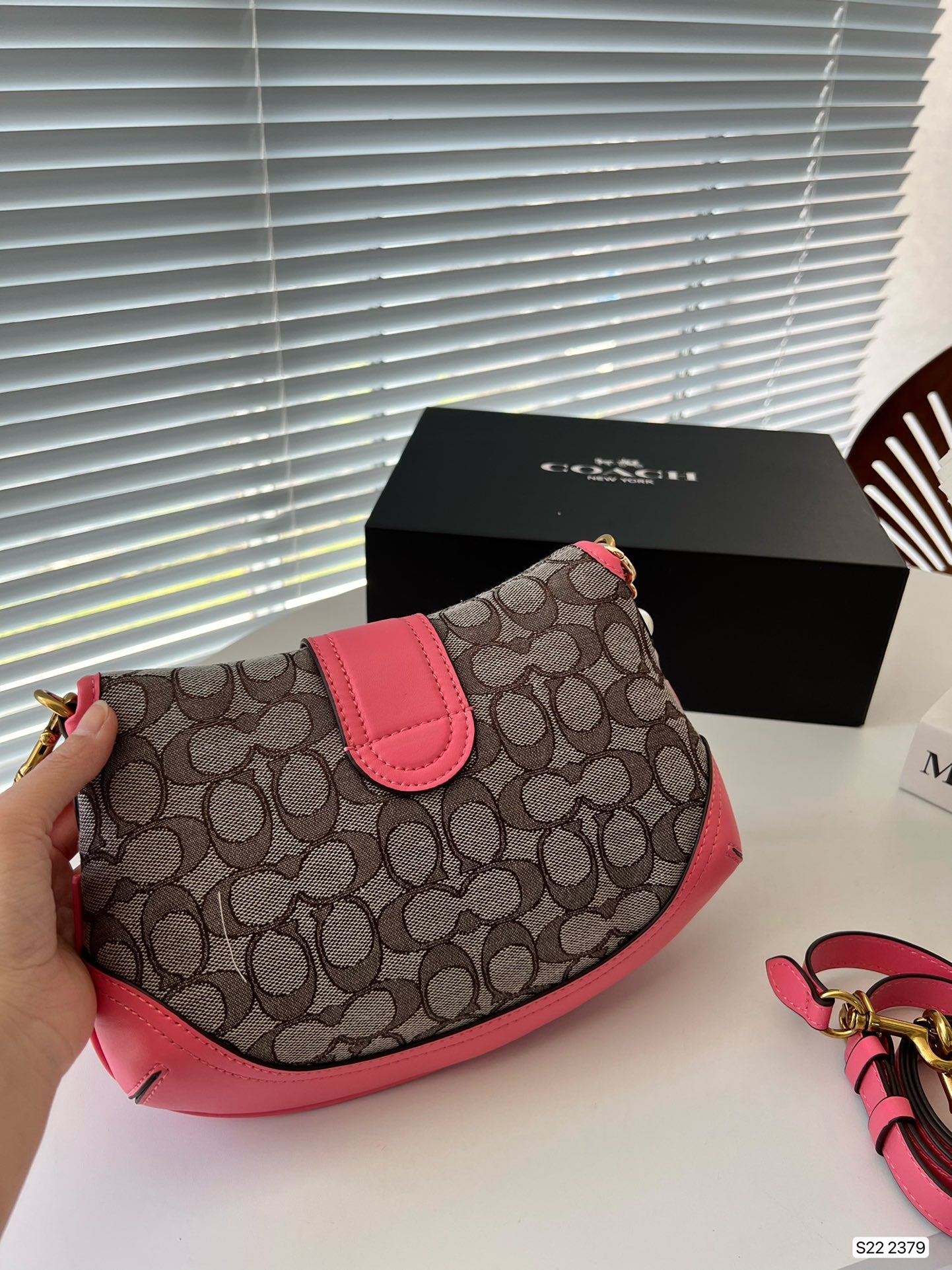 Co-BAG591