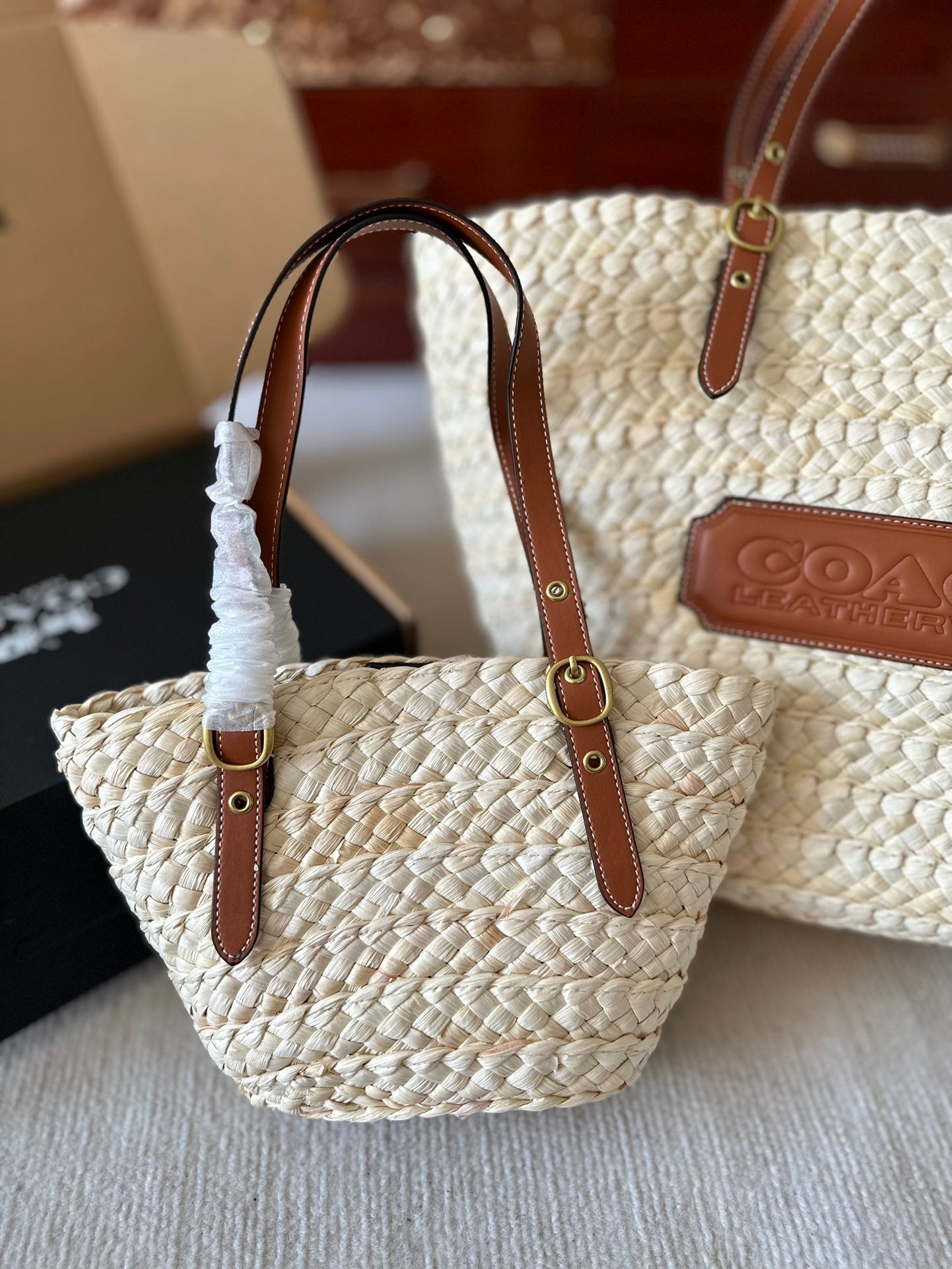 Co-BAG572