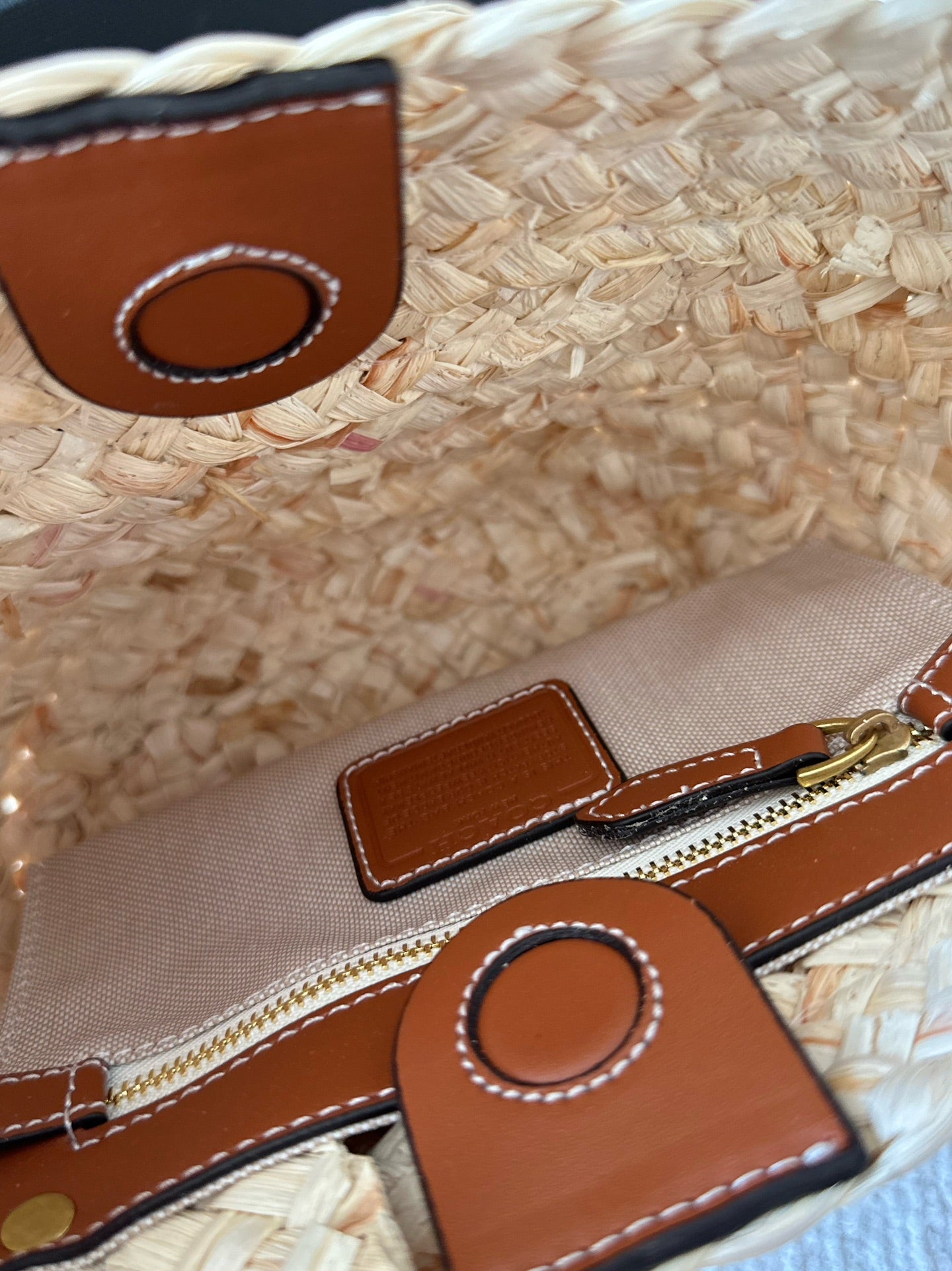Co-BAG572