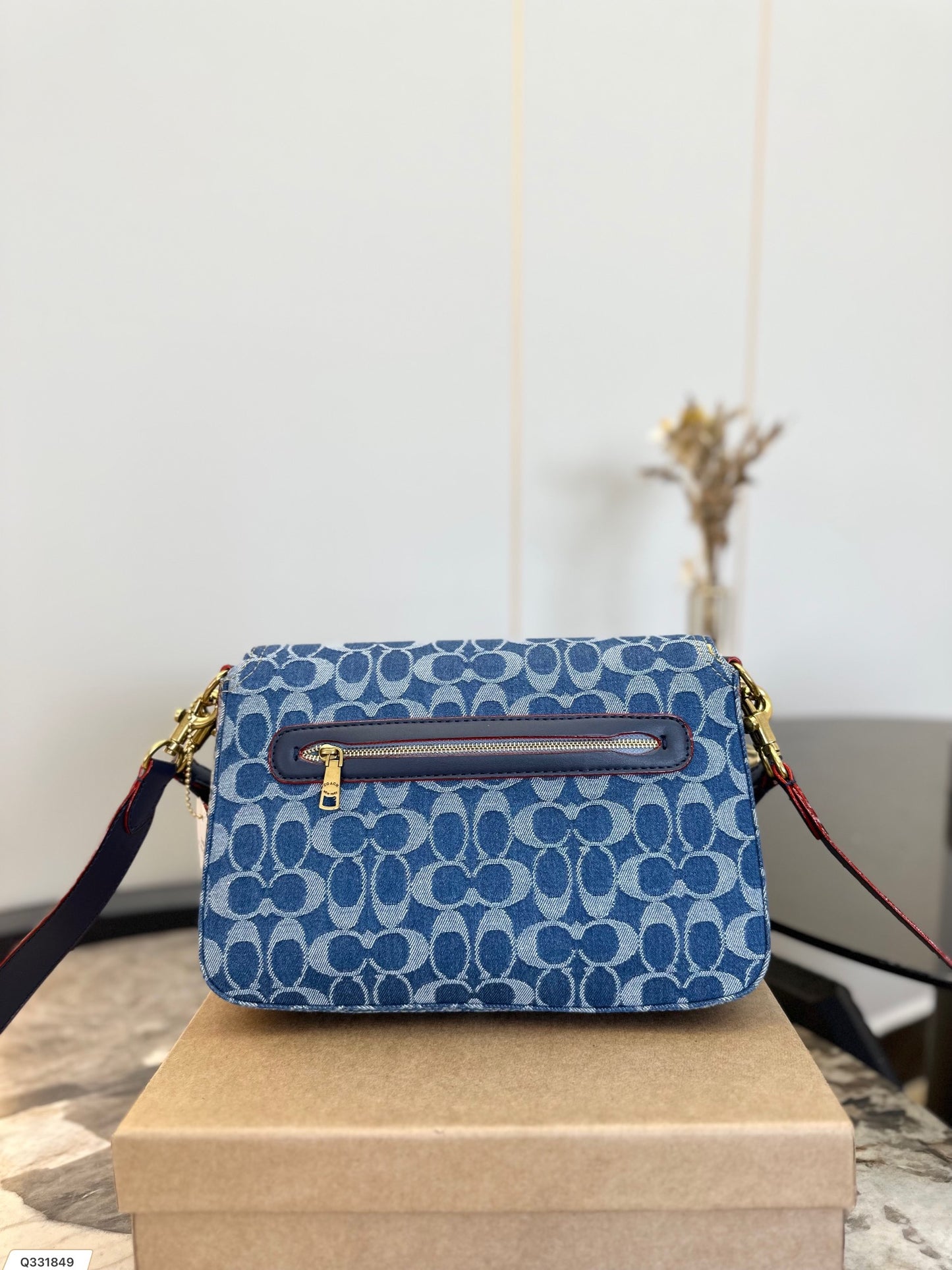 Co-BAG593