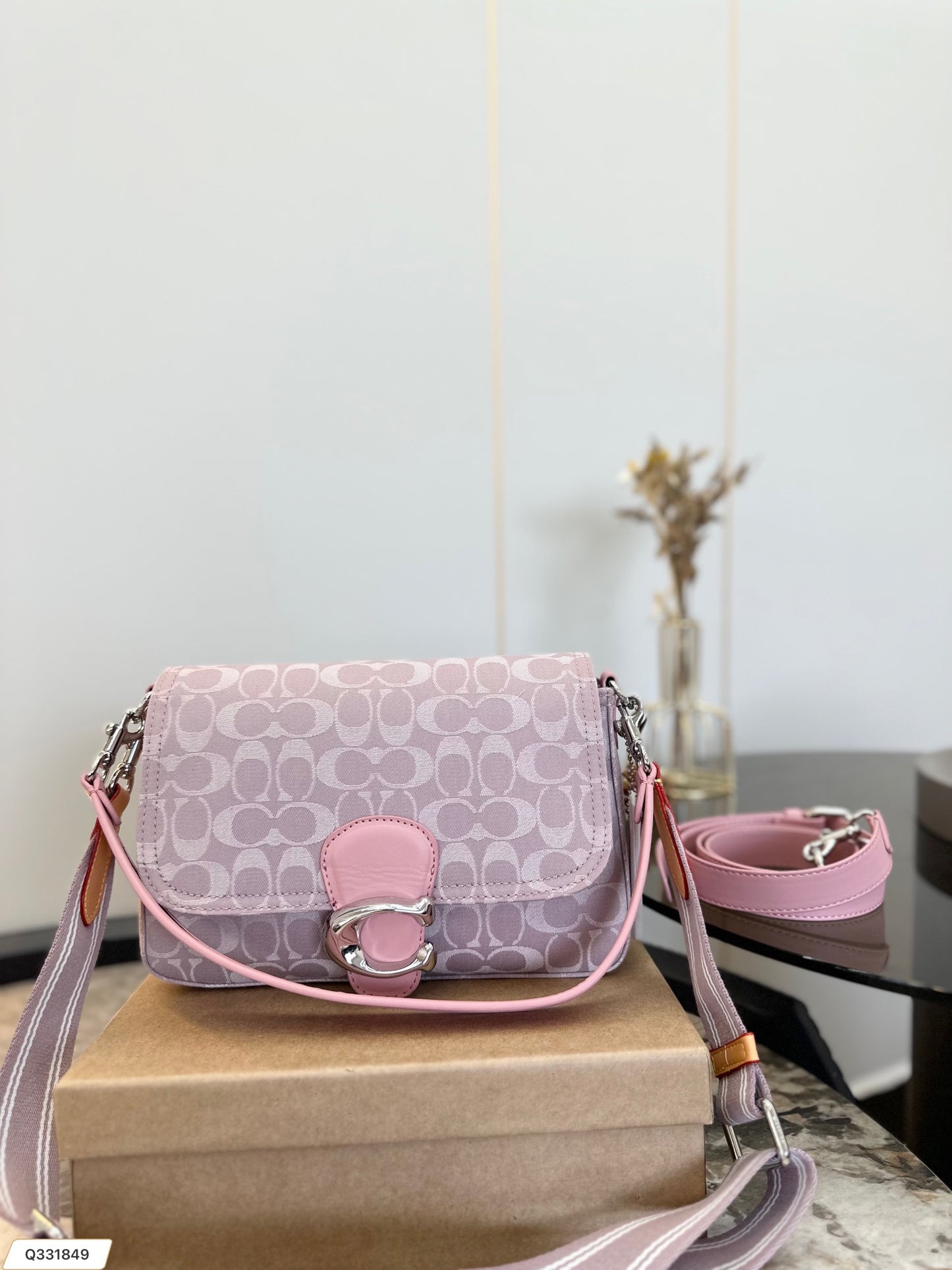 Co-BAG594