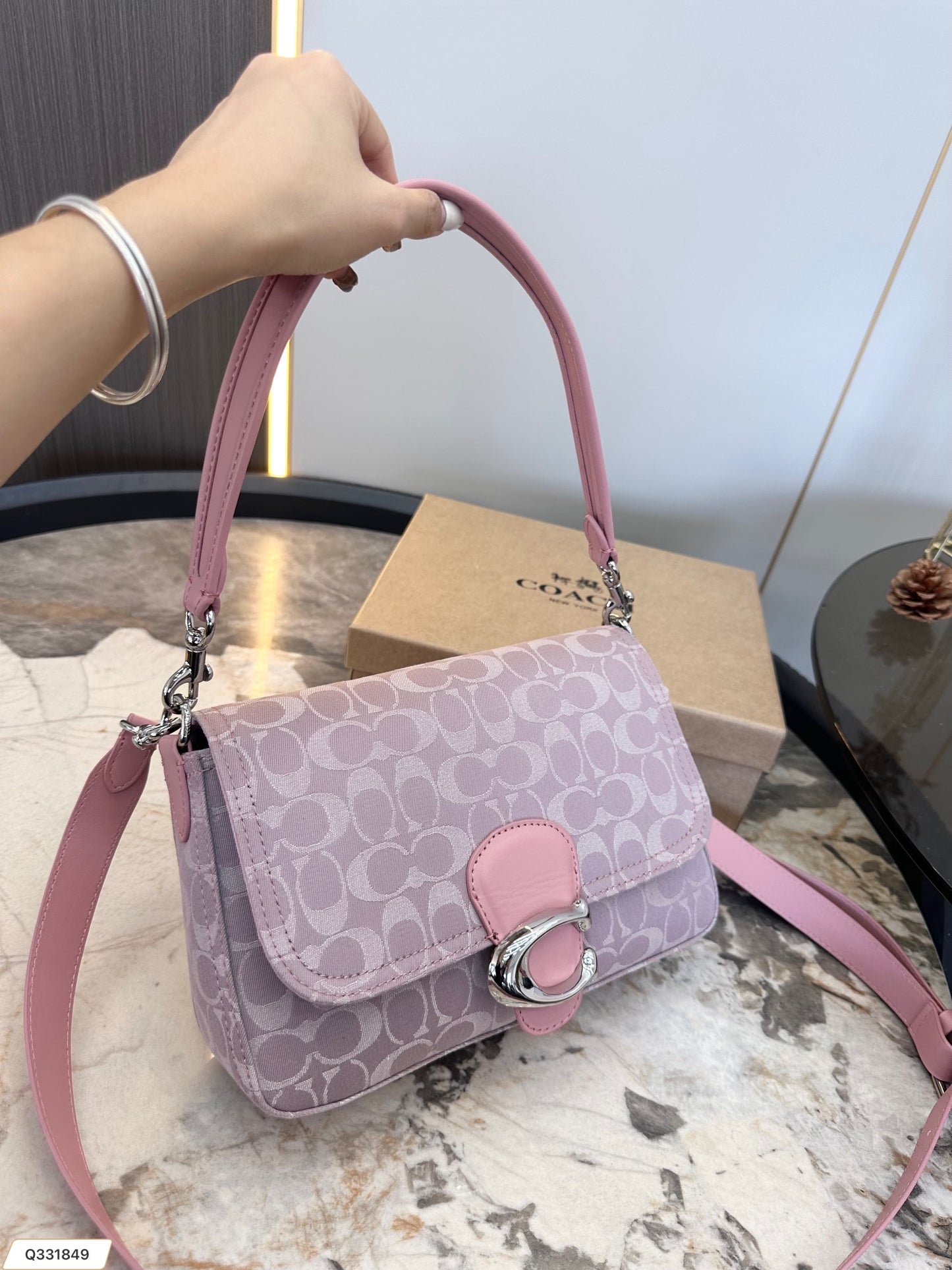Co-BAG594