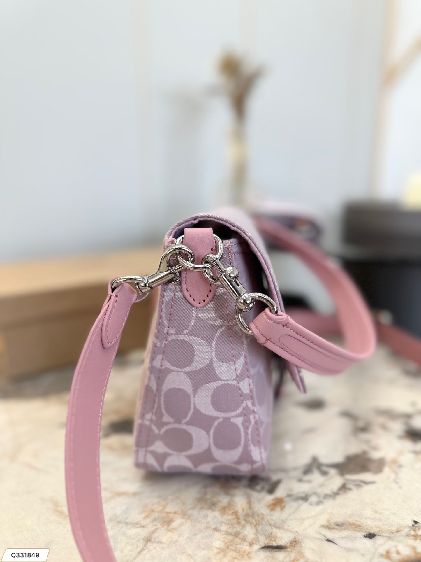 Co-BAG594