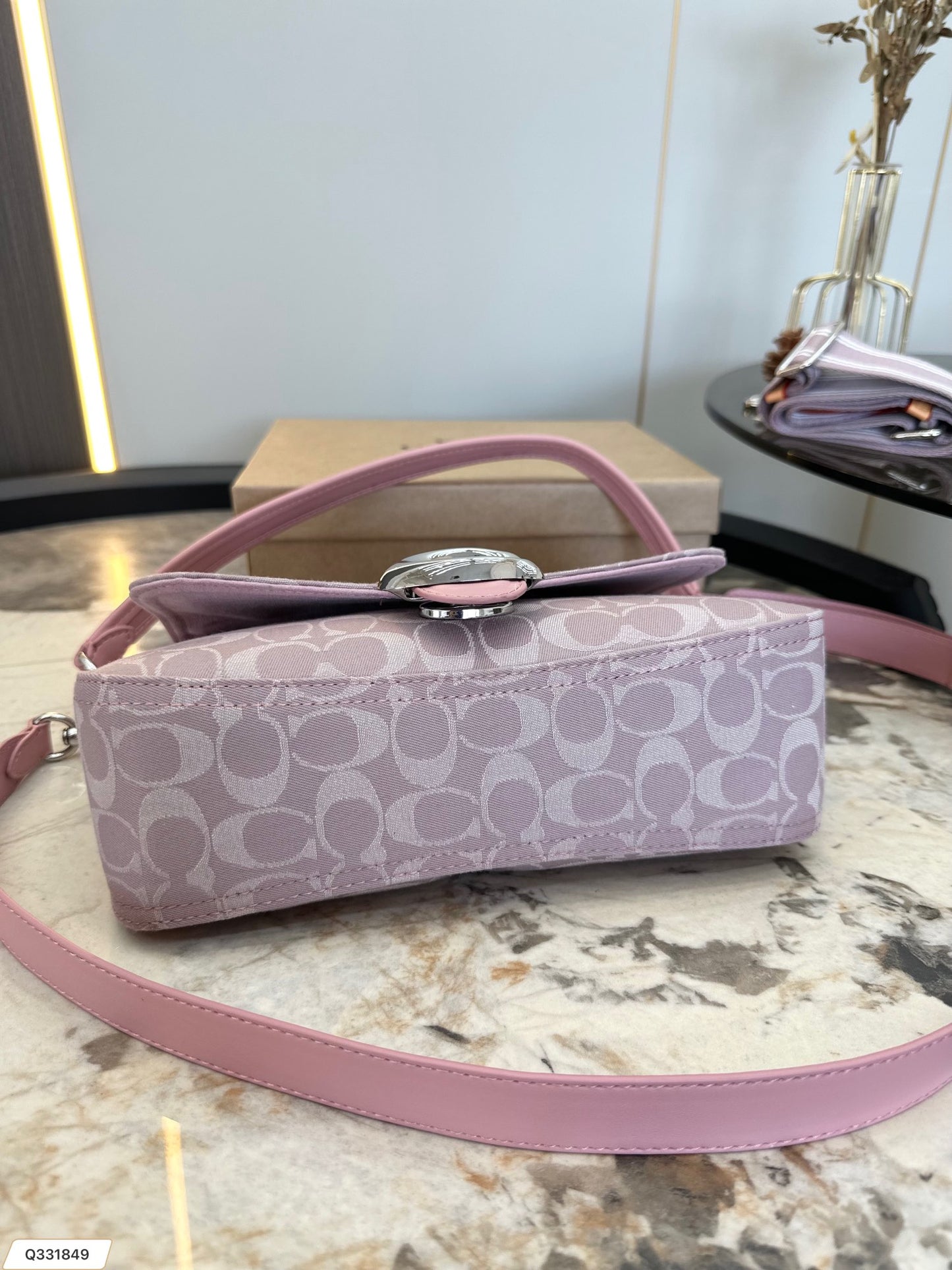 Co-BAG594