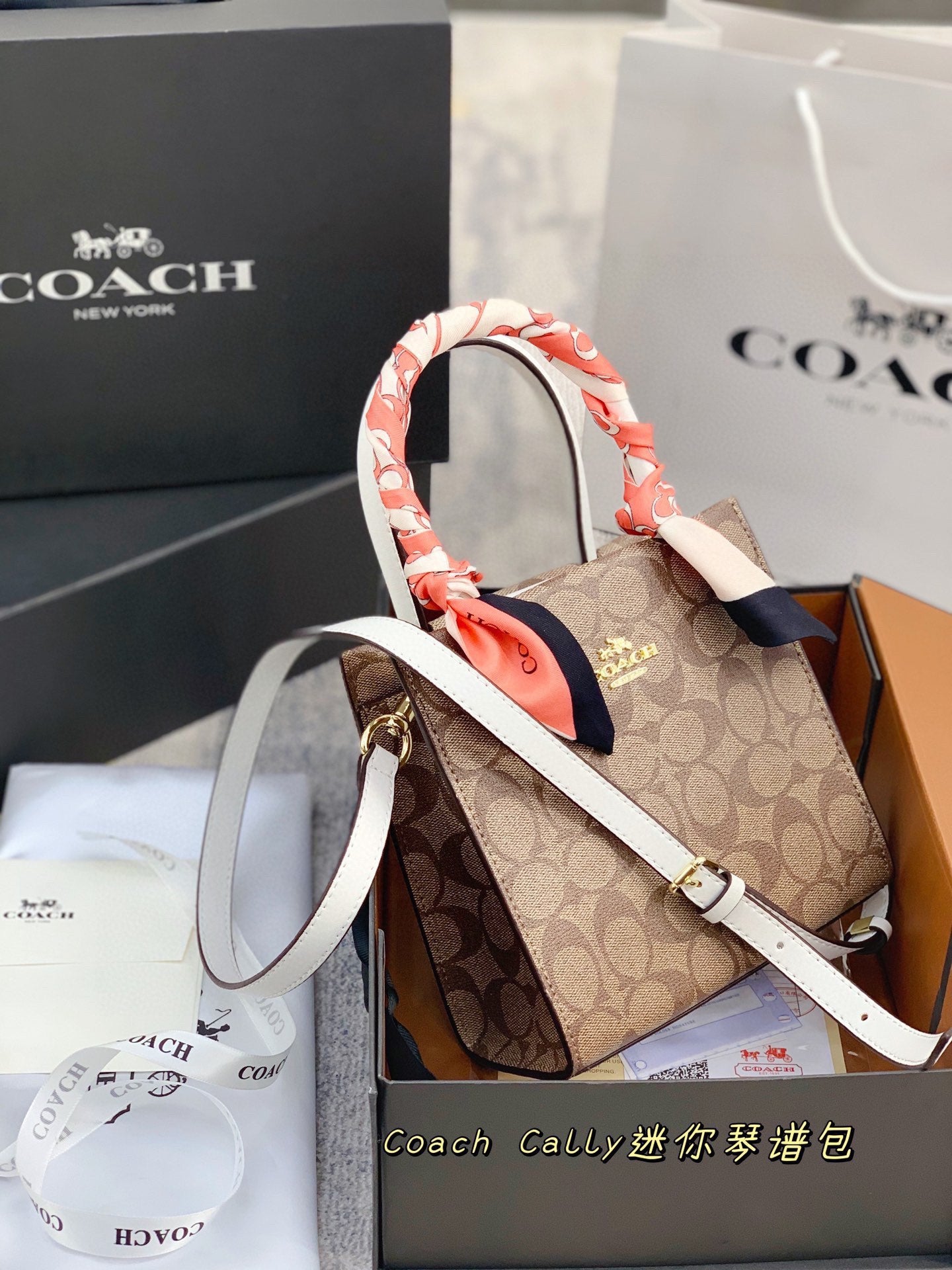 Co-BAG122