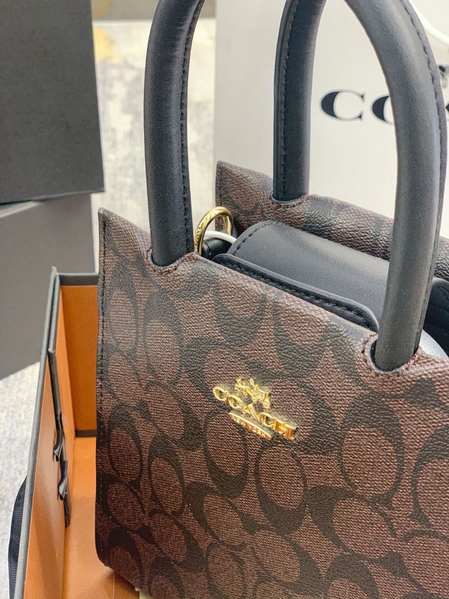 Co-BAG700