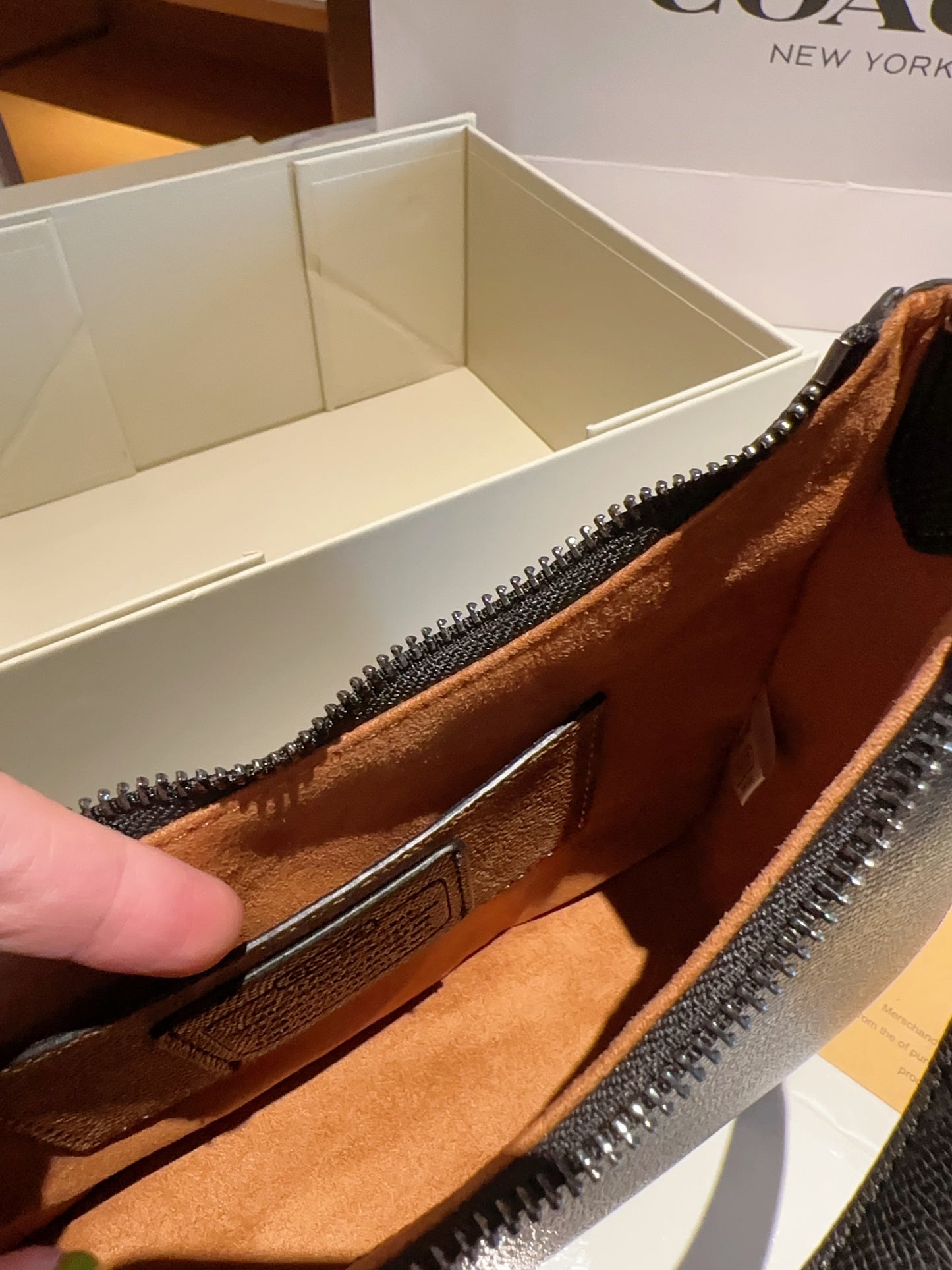 Co-BAG595
