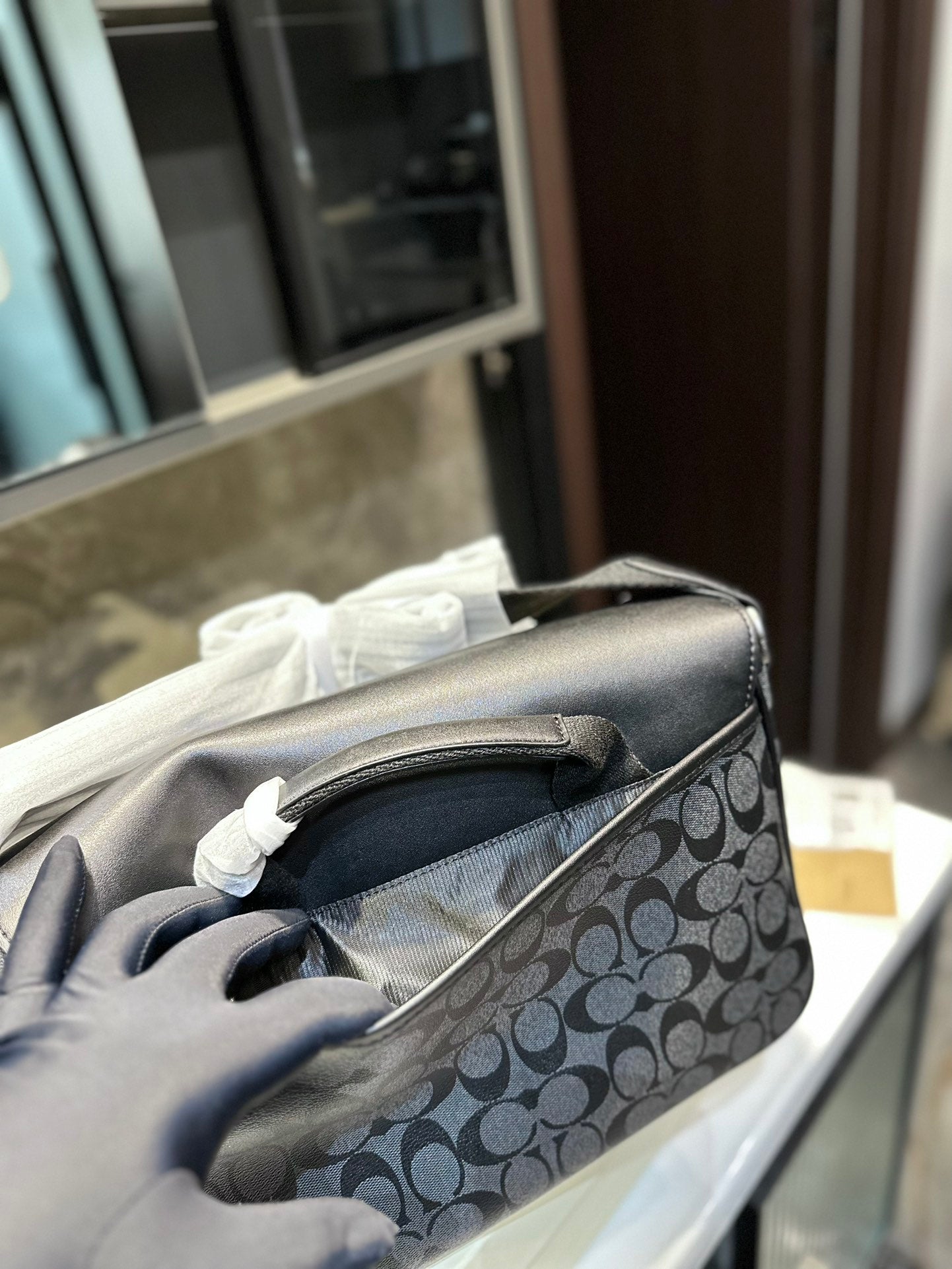Co-BAG81