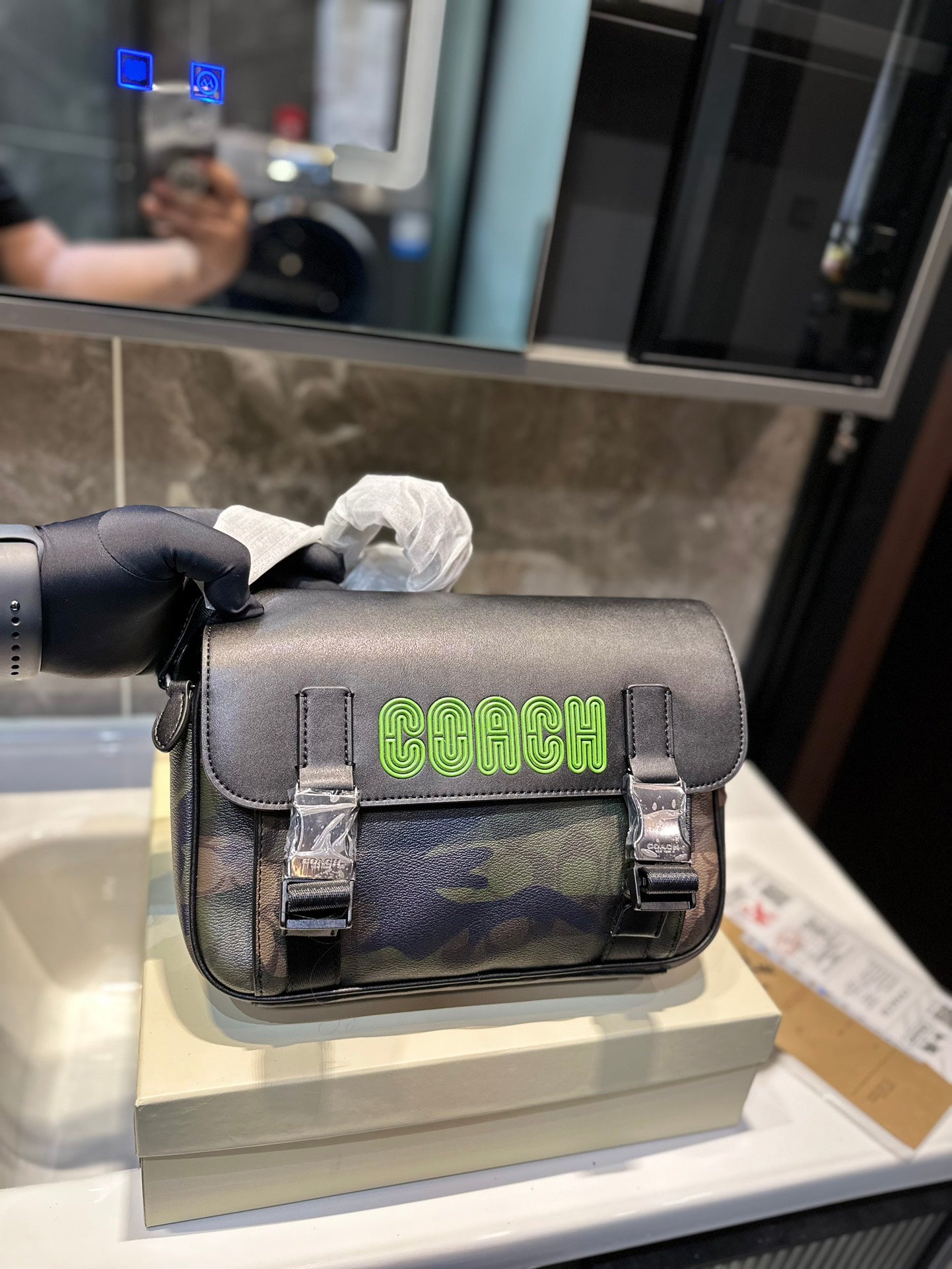Co-BAG81