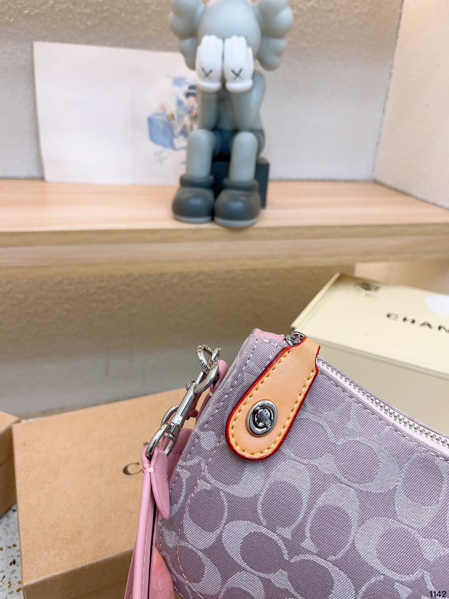 Co-BAG710