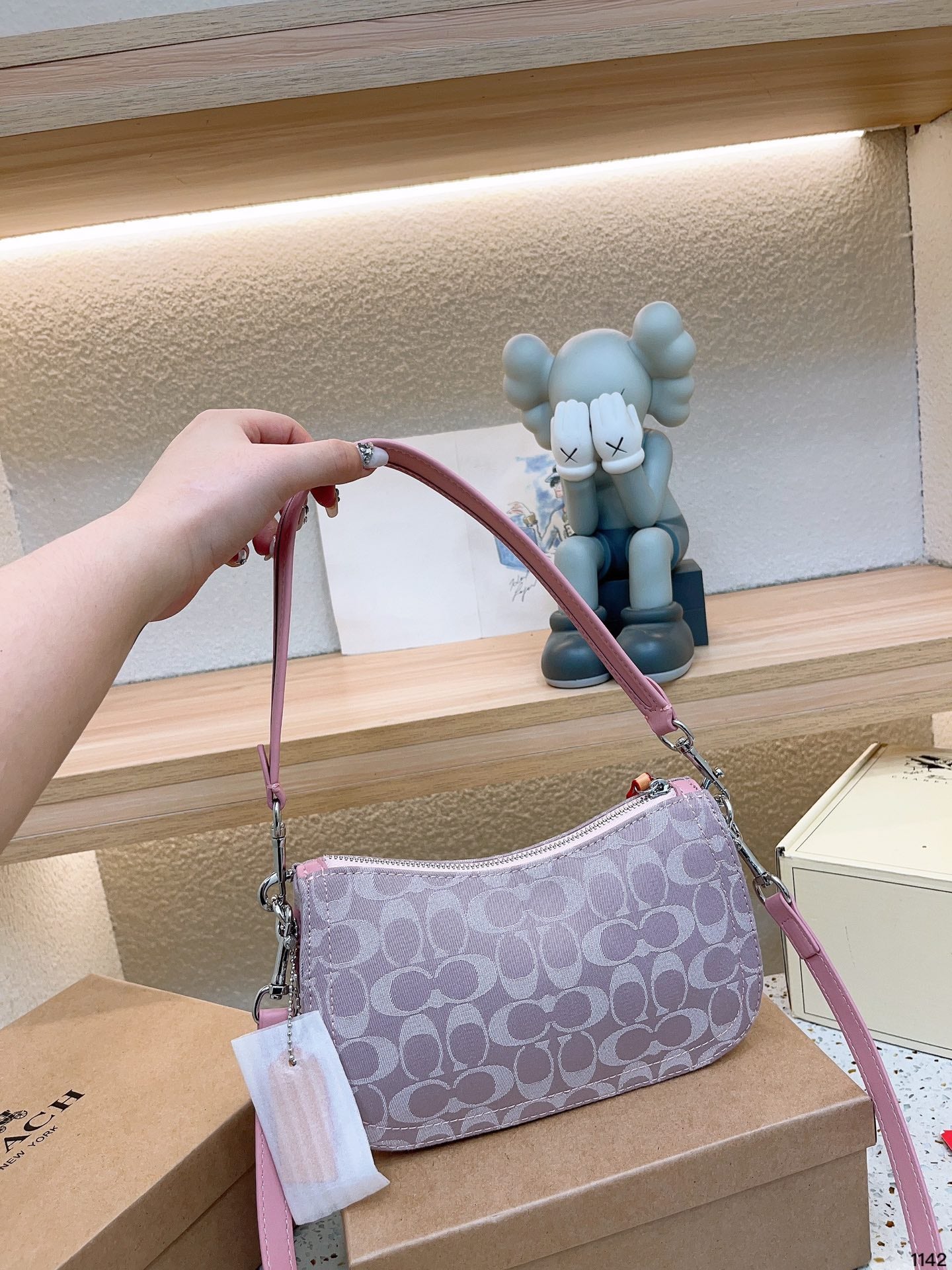 Co-BAG710