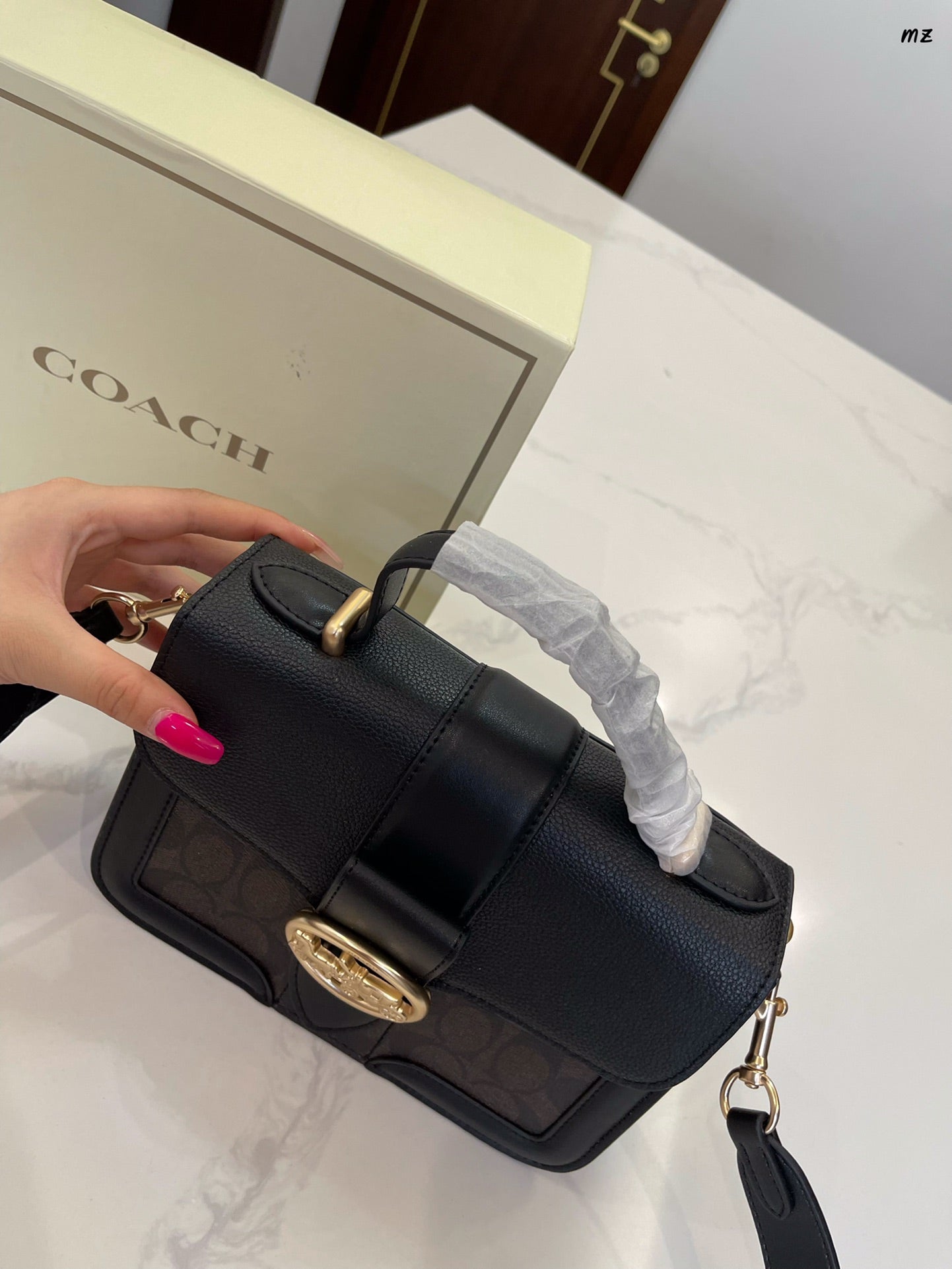 Co-BAG712