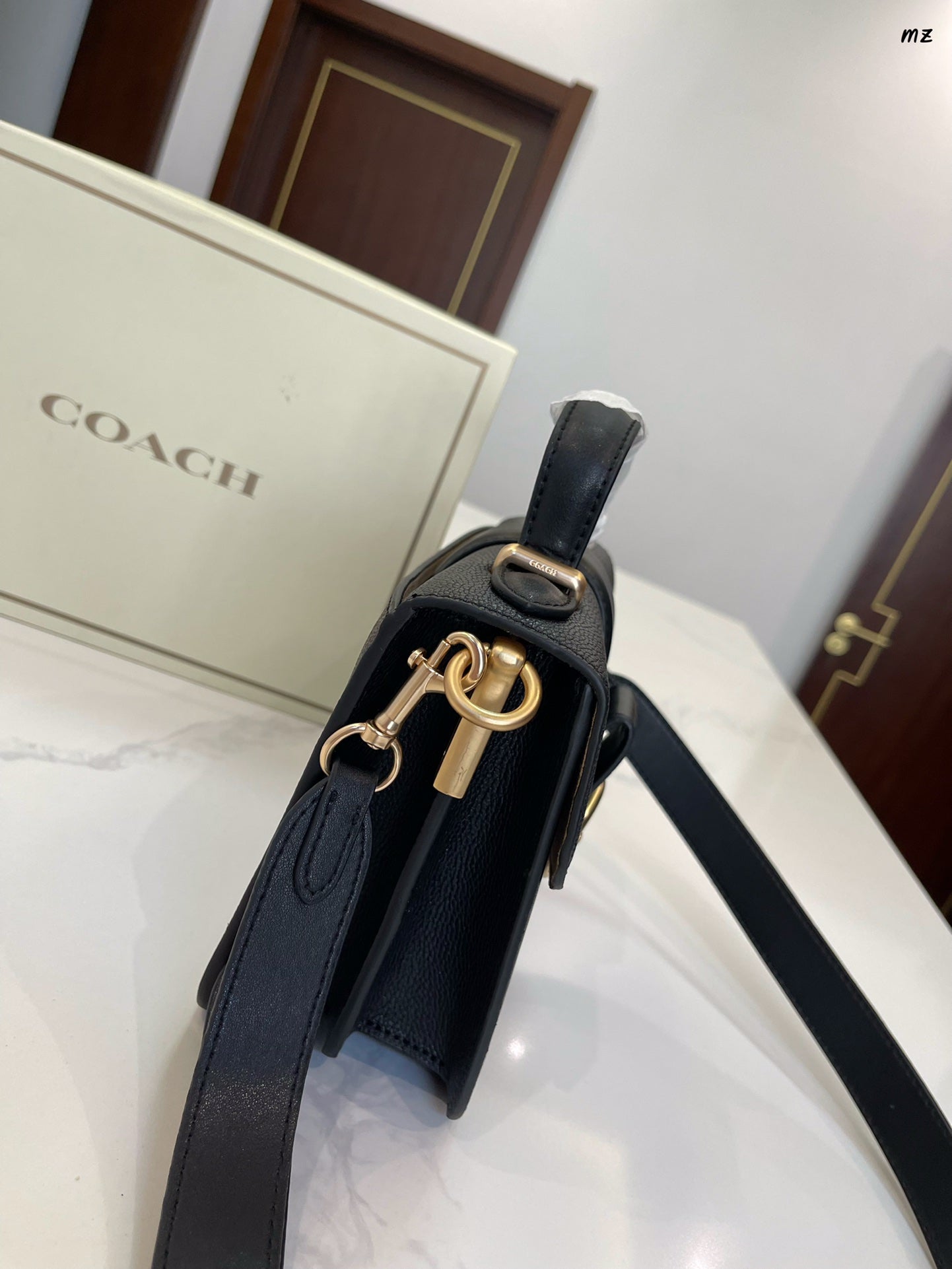 Co-BAG712