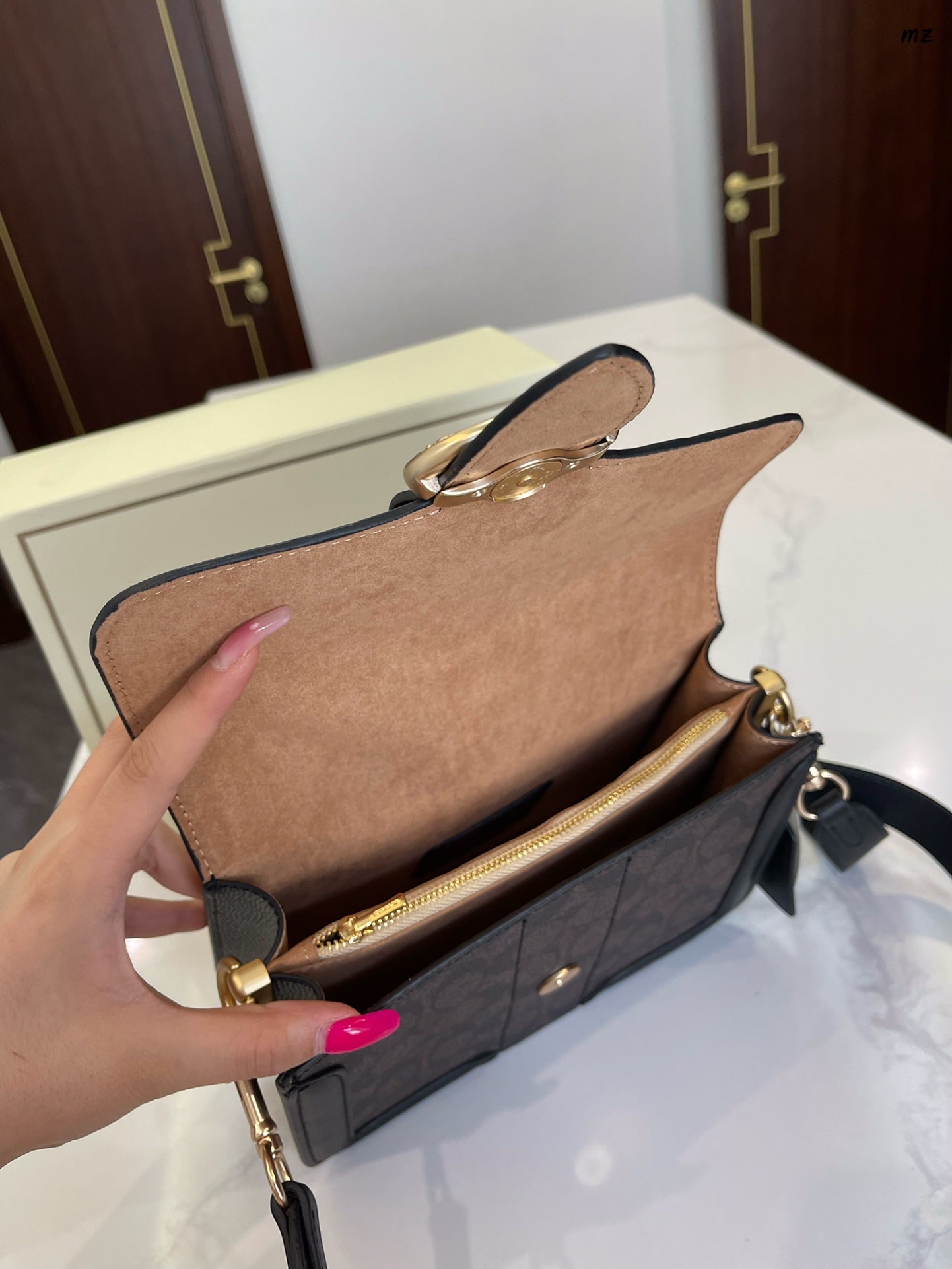 Co-BAG712