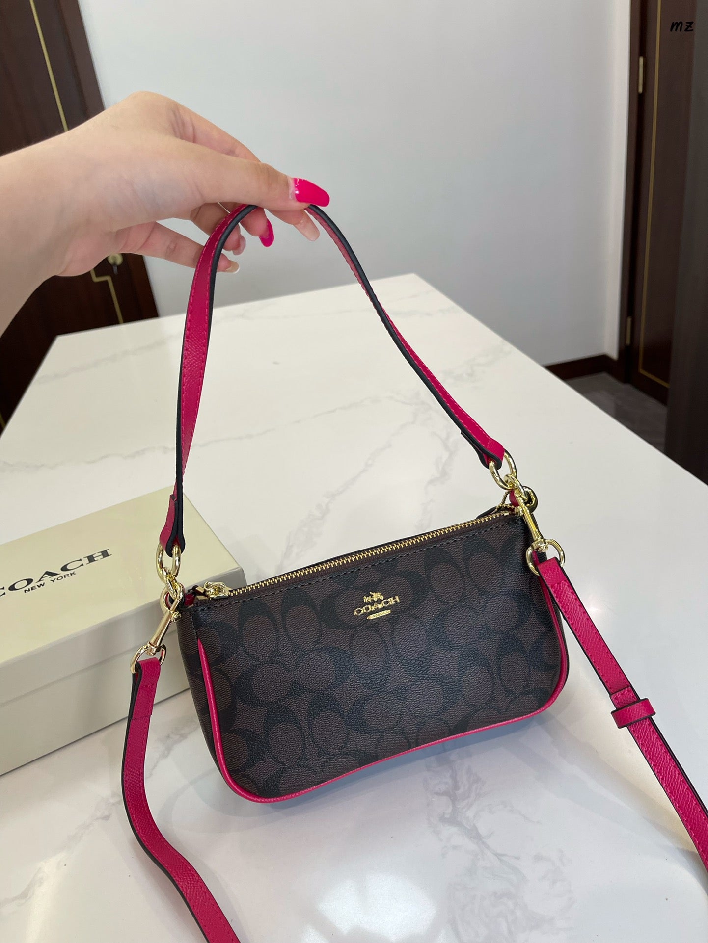 Co-BAG605