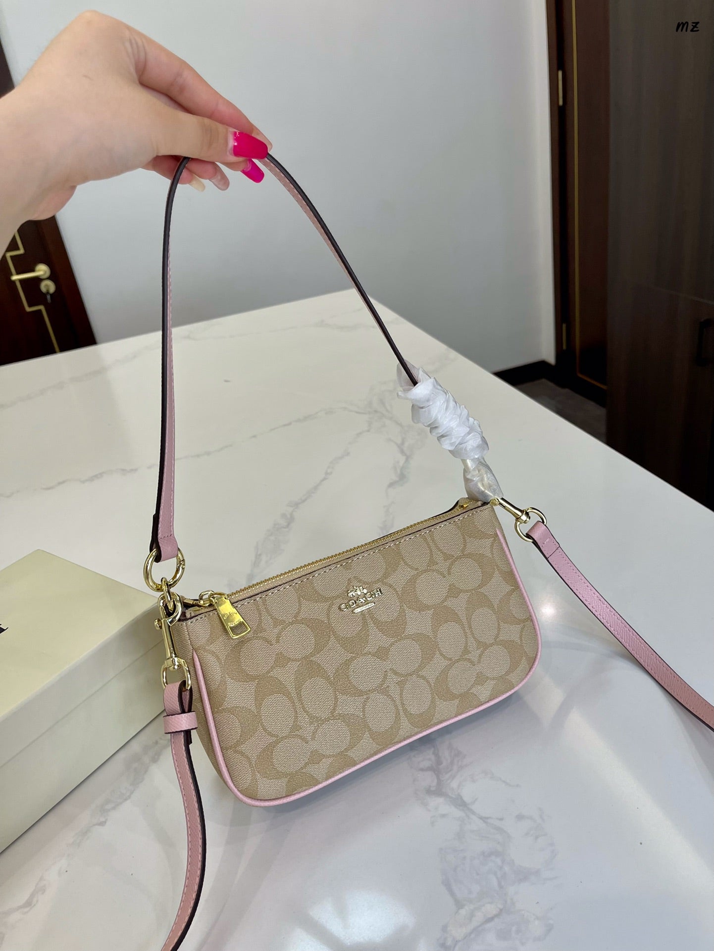 Co-BAG605
