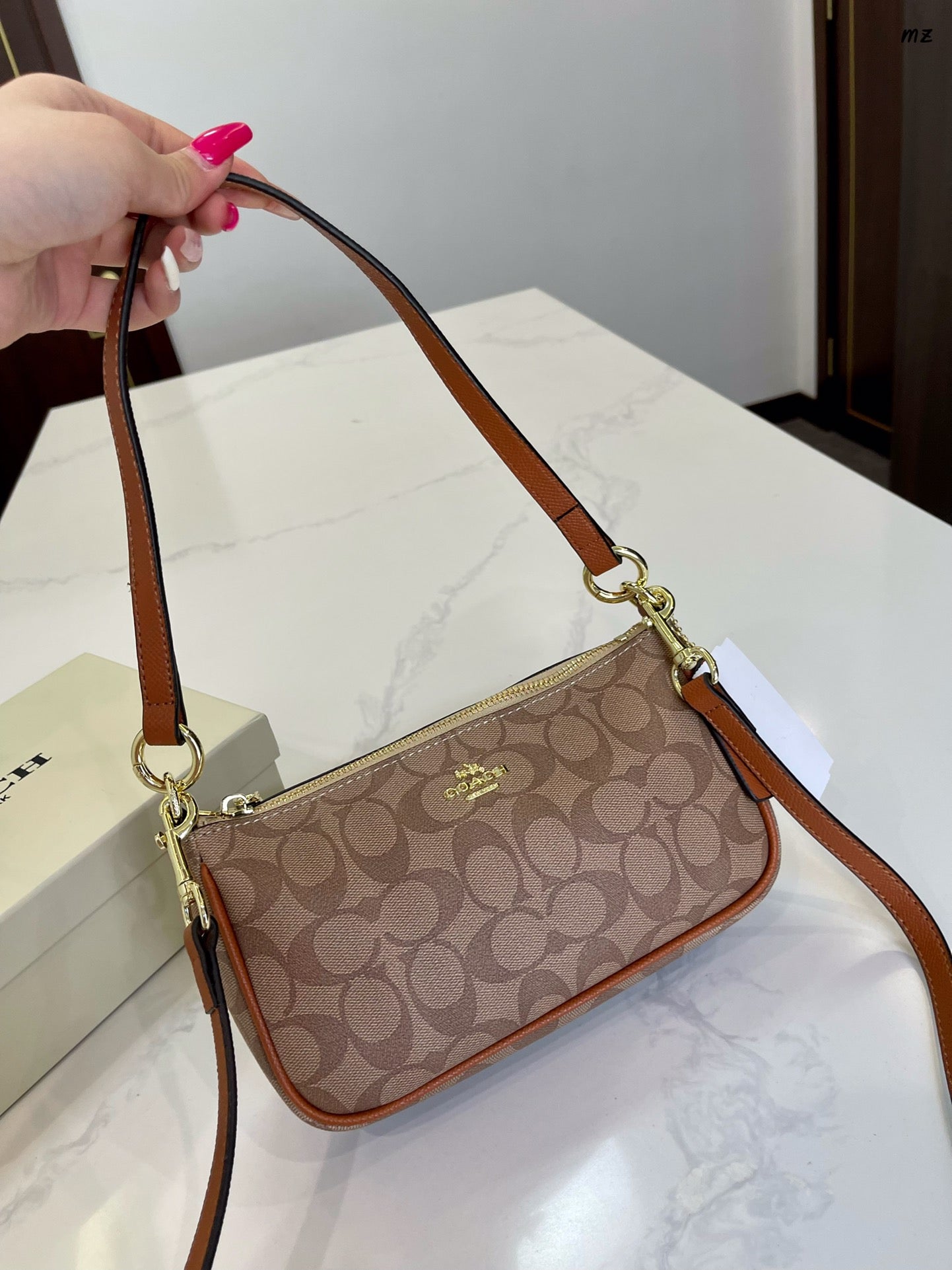 Co-BAG605