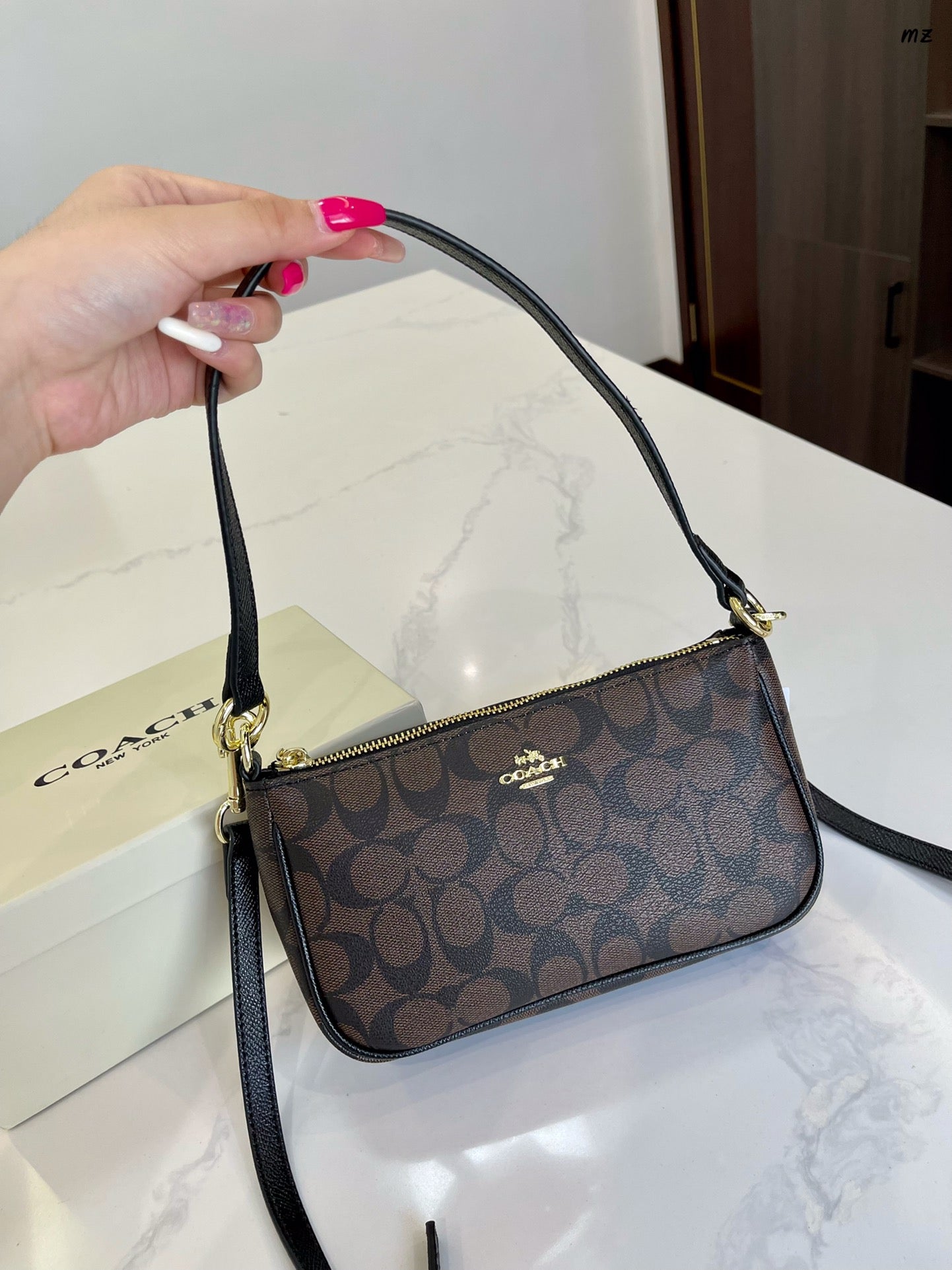 Co-BAG605
