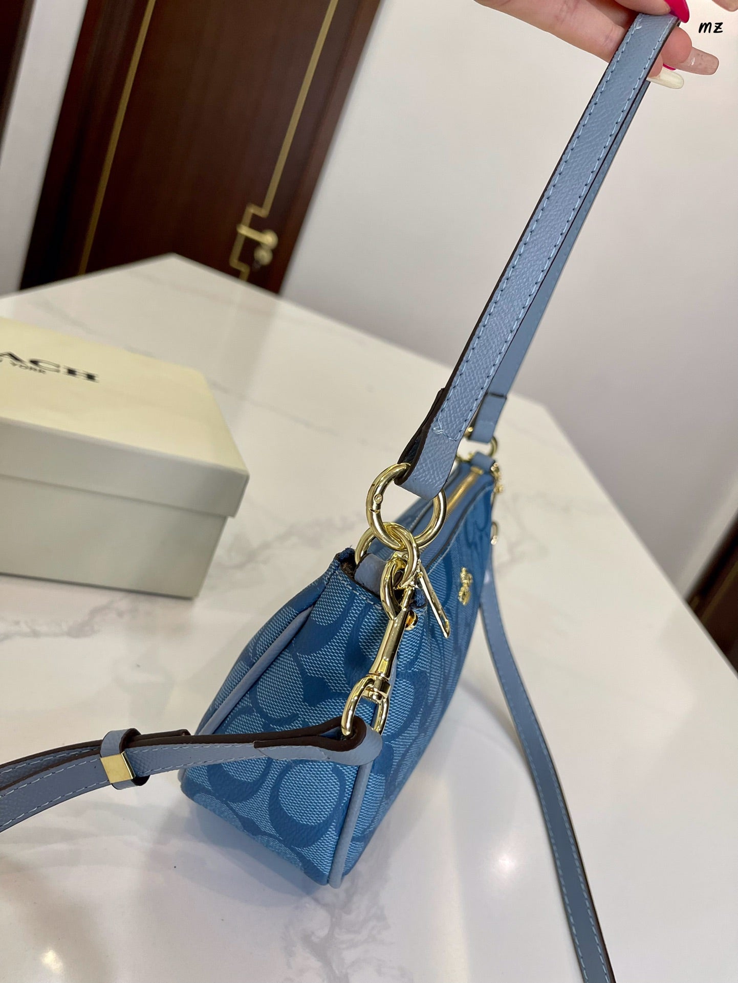 Co-BAG605