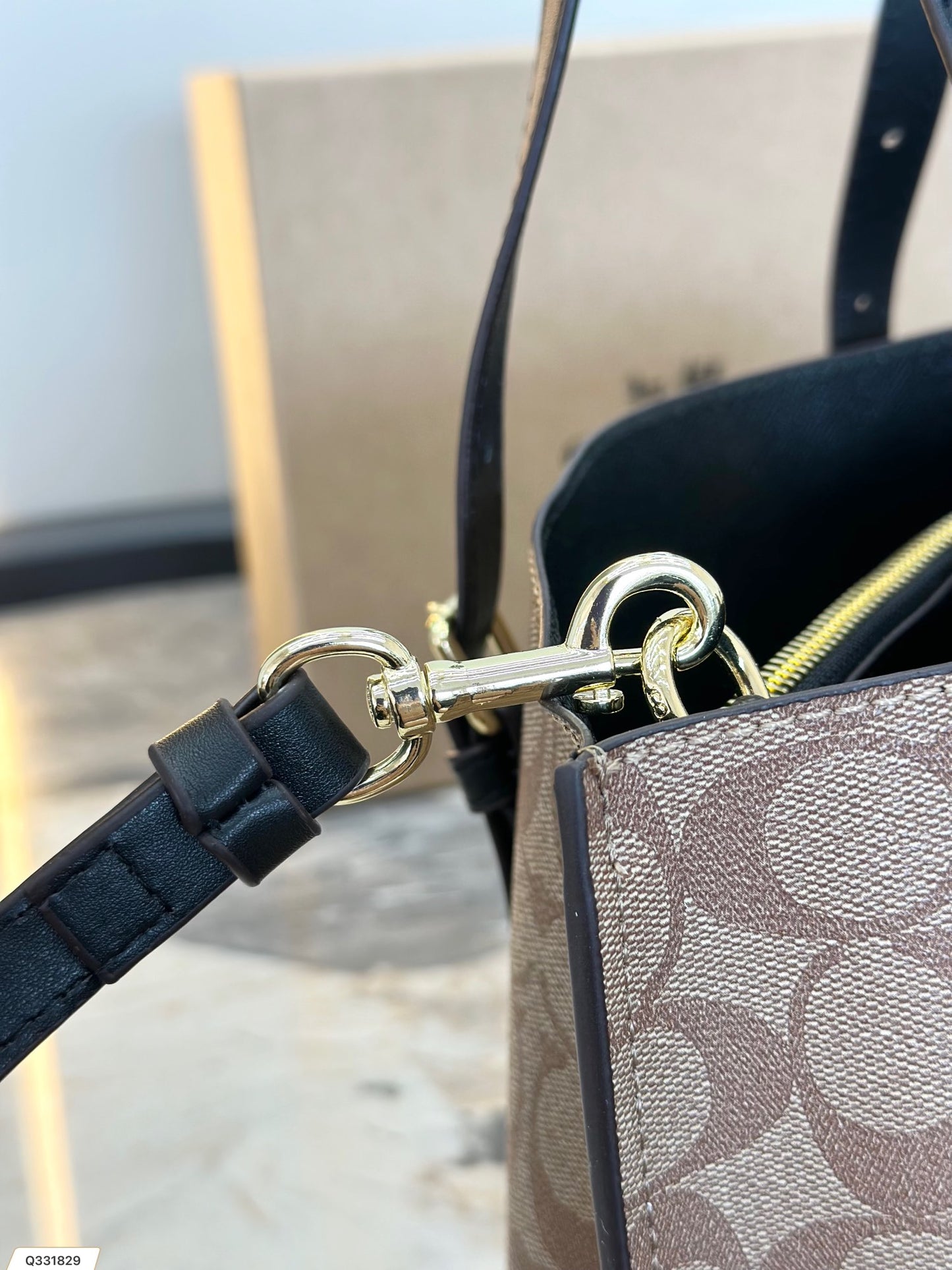 Co-BAG714