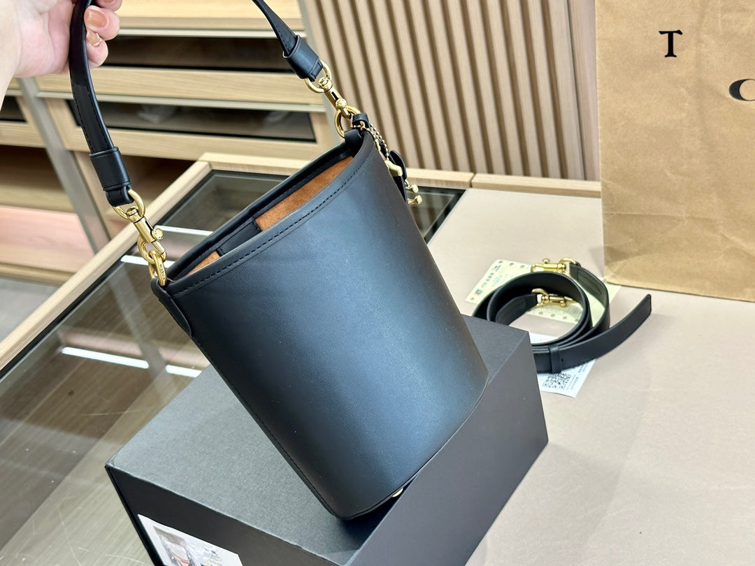 Co-BAG136