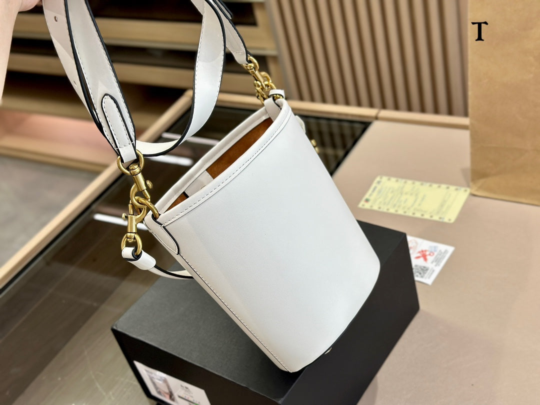 Co-BAG136