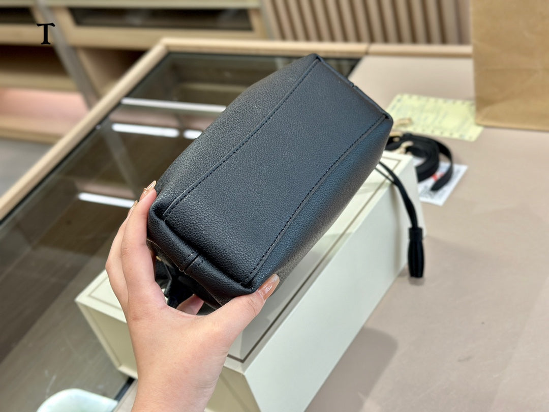 Co-BAG137