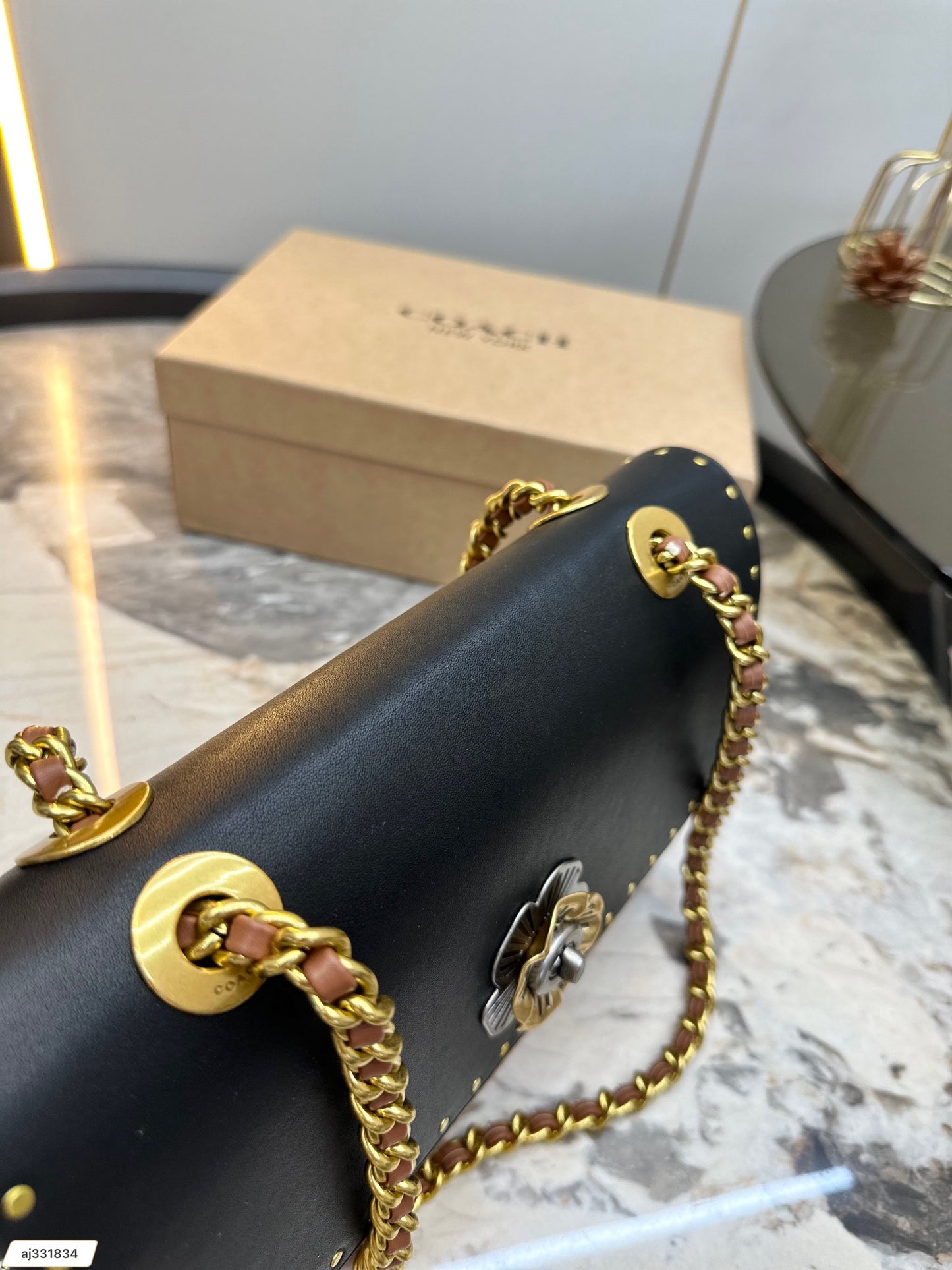 Co-BAG577