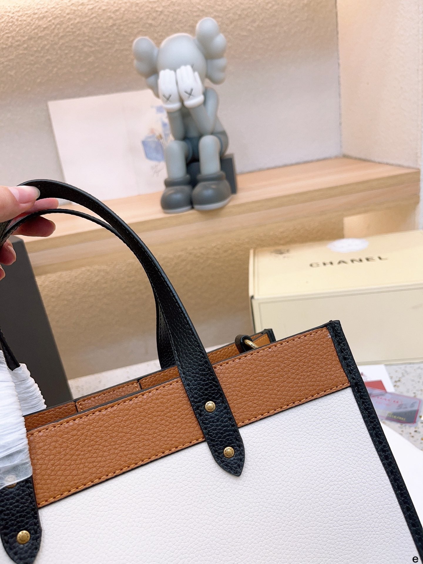 Co-BAG142