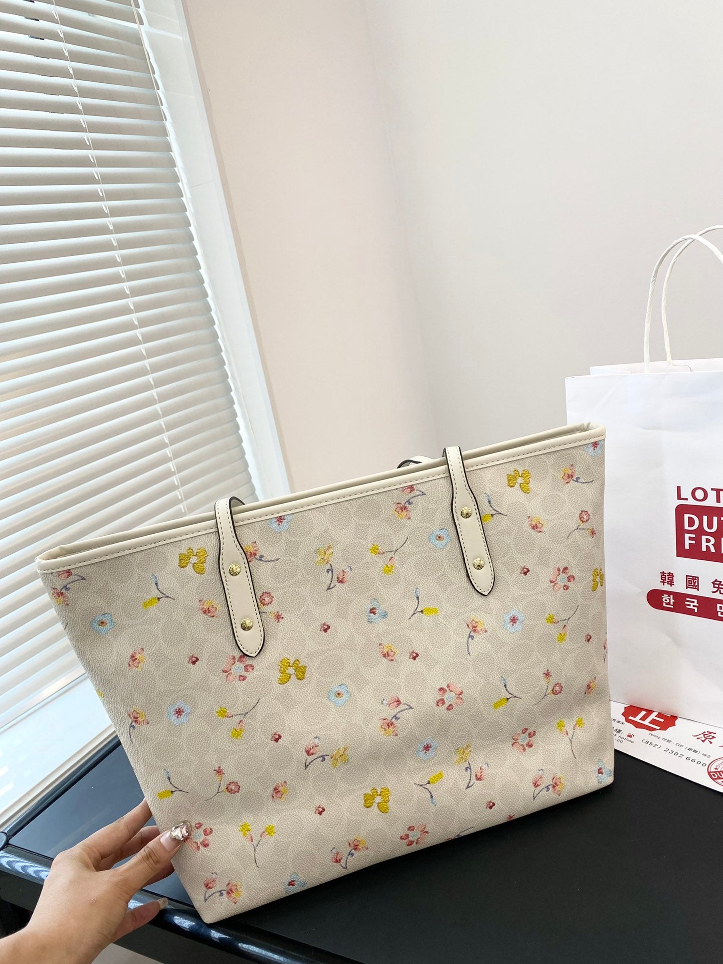Co-BAG144