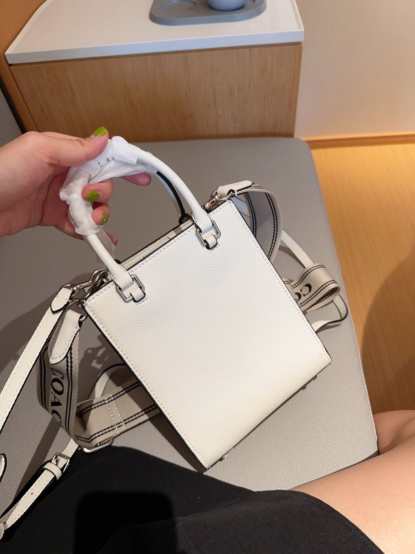 Co-BAG146