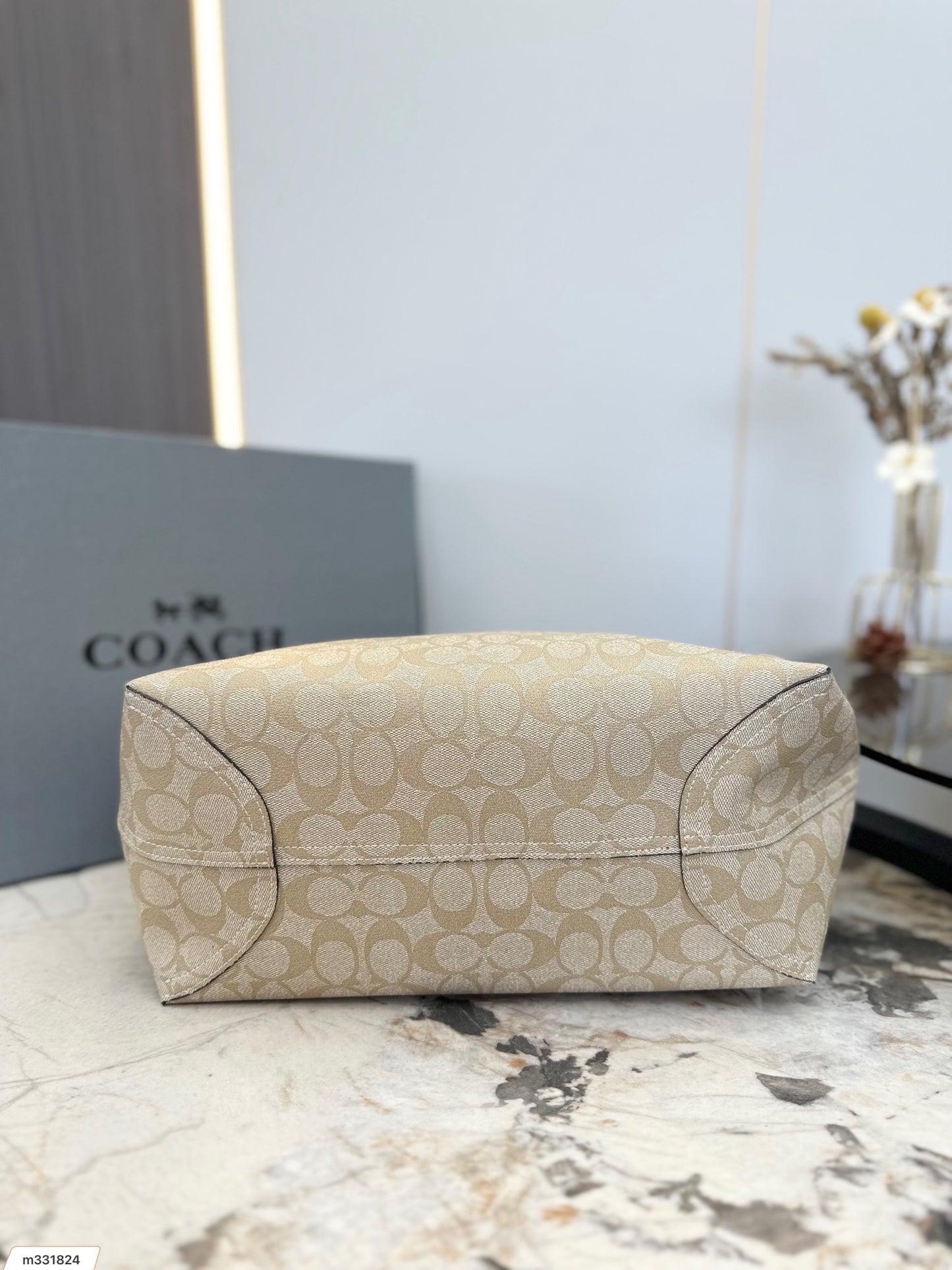 Co-BAG147