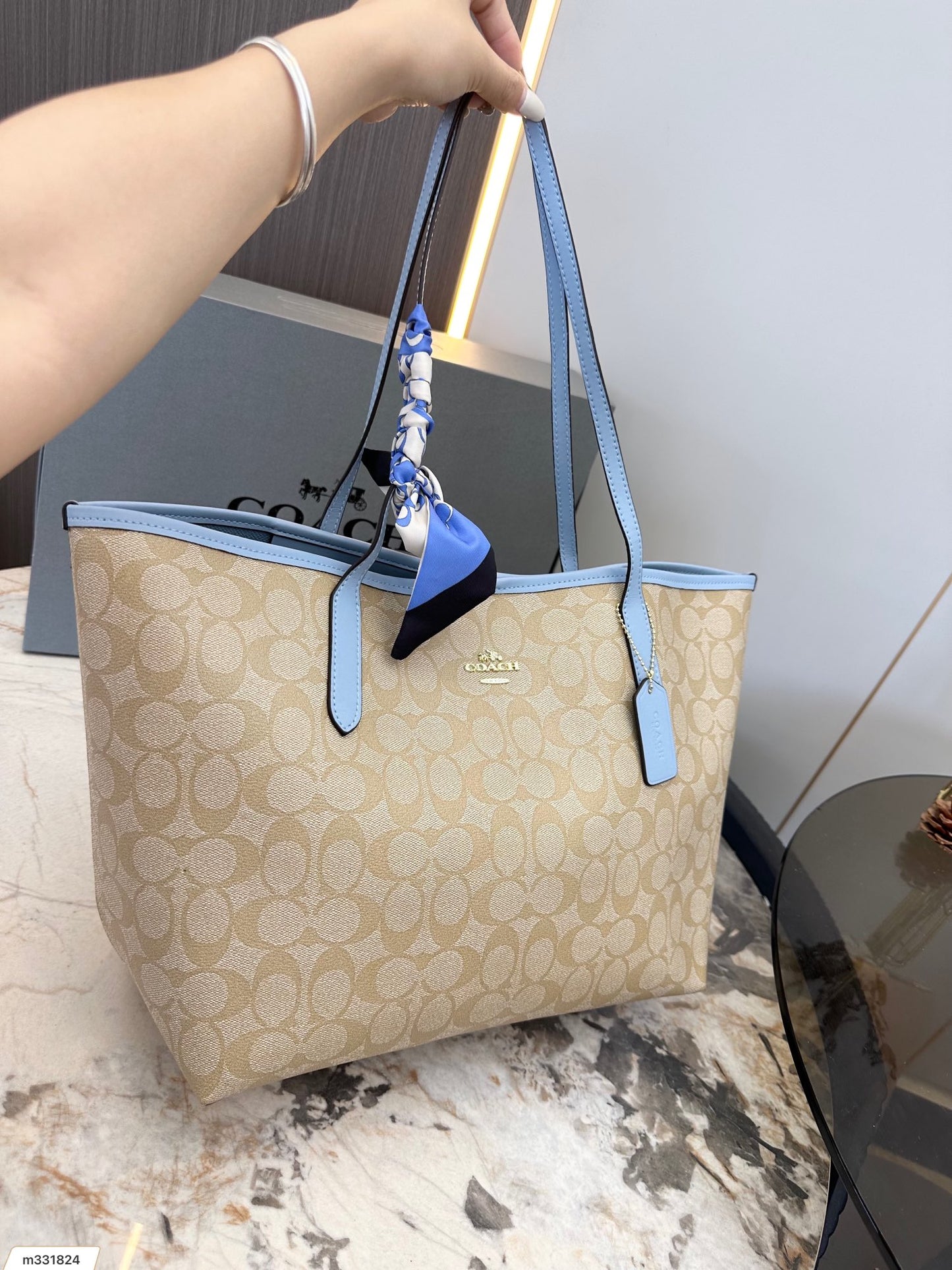 Co-BAG147