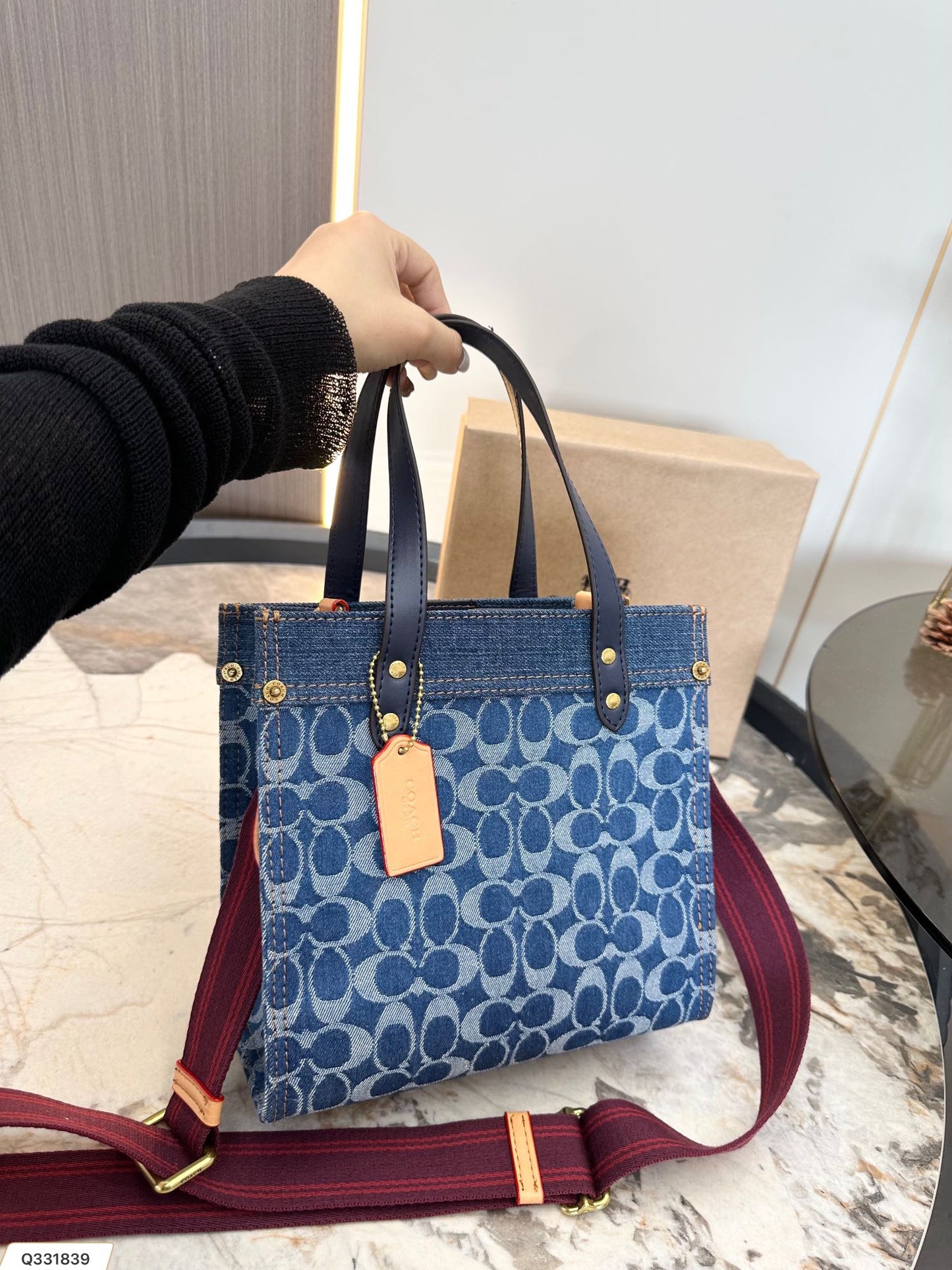 Co-BAG167