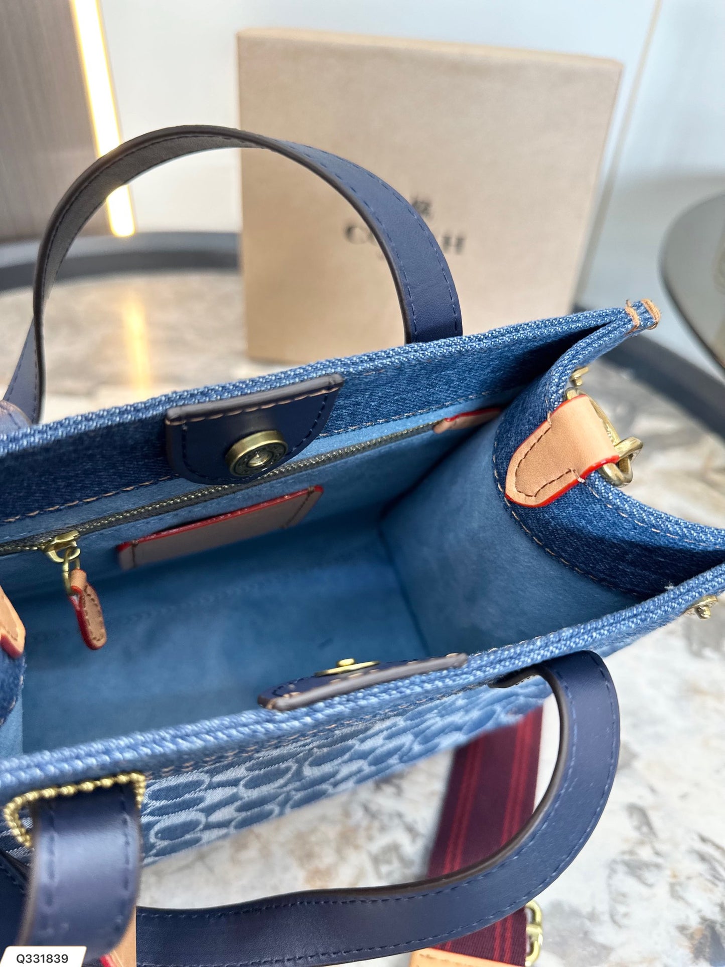 Co-BAG167