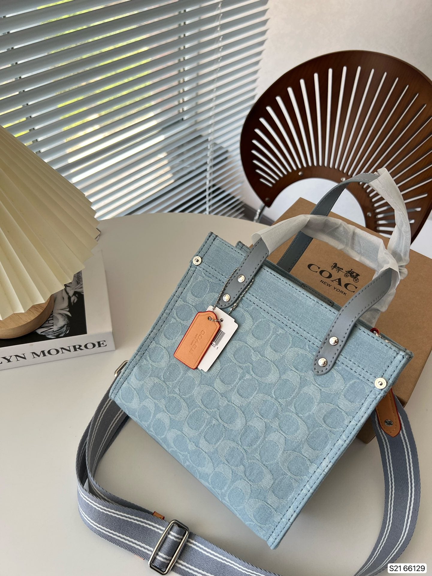 Co-BAG182